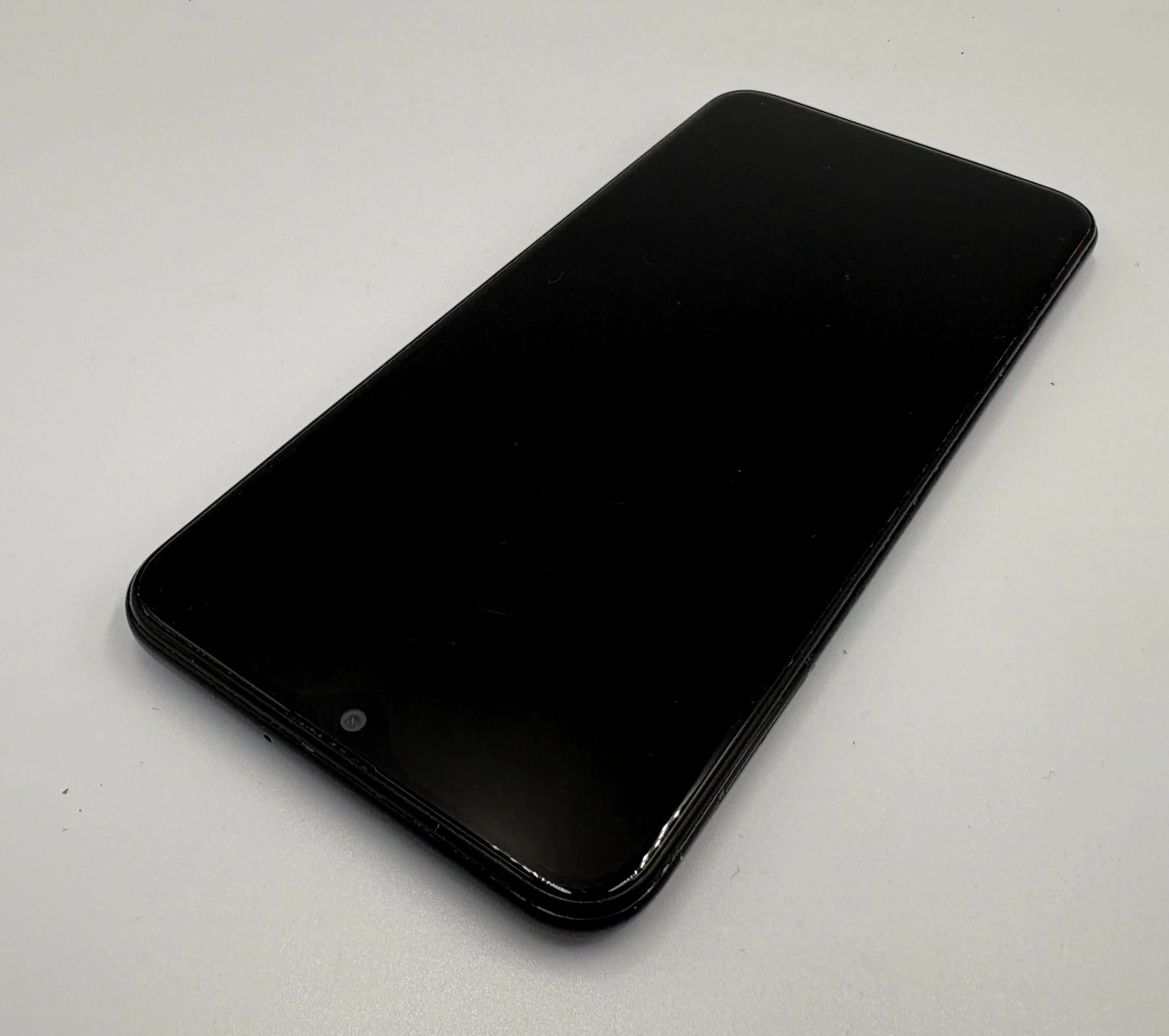 telefon-samsung-galaxy-a20e-332gb-typ-202685-212929