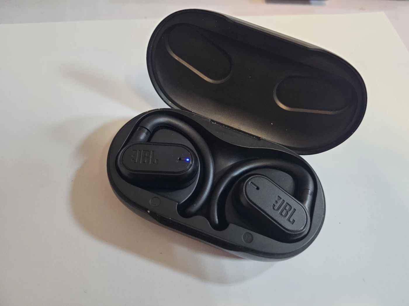 sluchawki-jbl-soundgear-sense-stan-11323-2