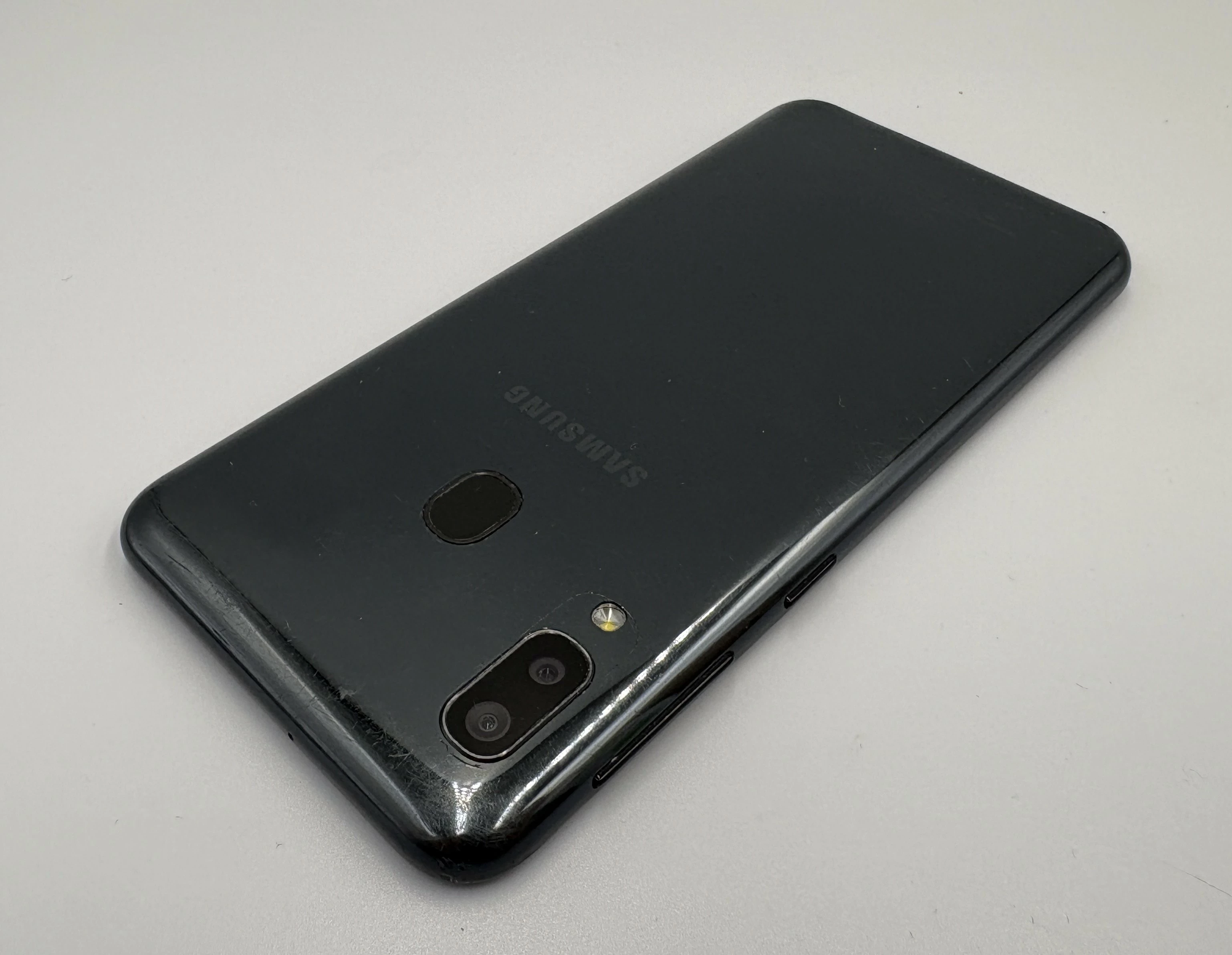 telefon-samsung-galaxy-a20e-332gb-system-operacyjny-4388-1