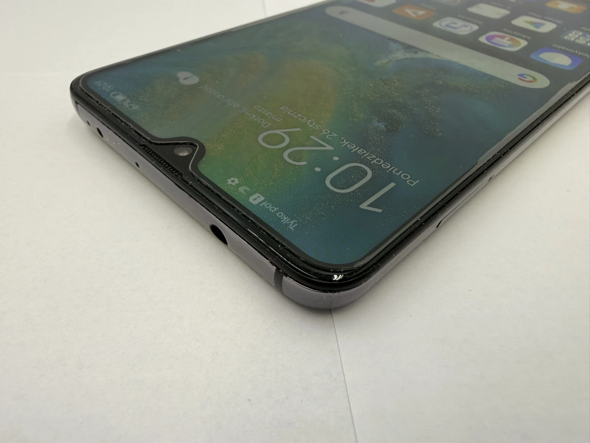 telefon-huawei-mate-20-4128gb-przekatna-ekranu-653