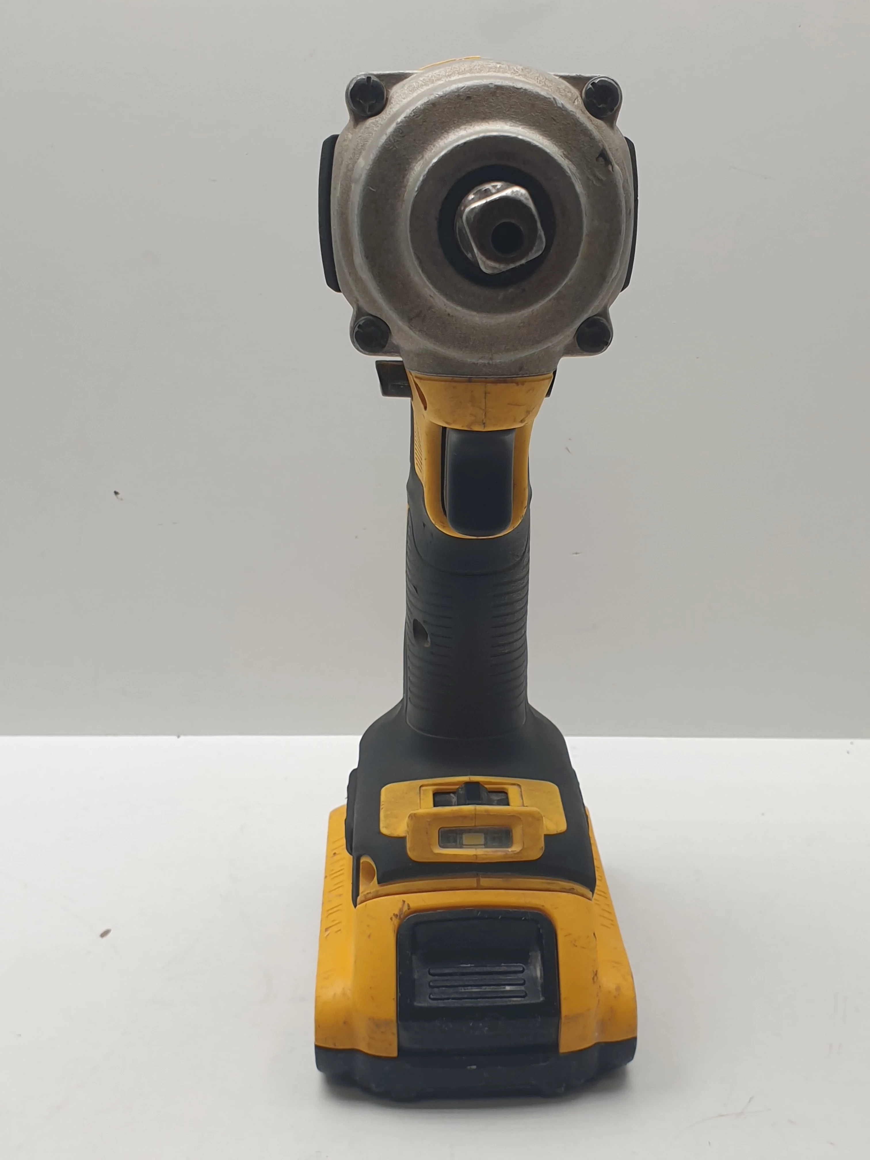 klucz-udarowy-dewalt-dcf894-zakretarka-kod-producenta-dcf894n-xj