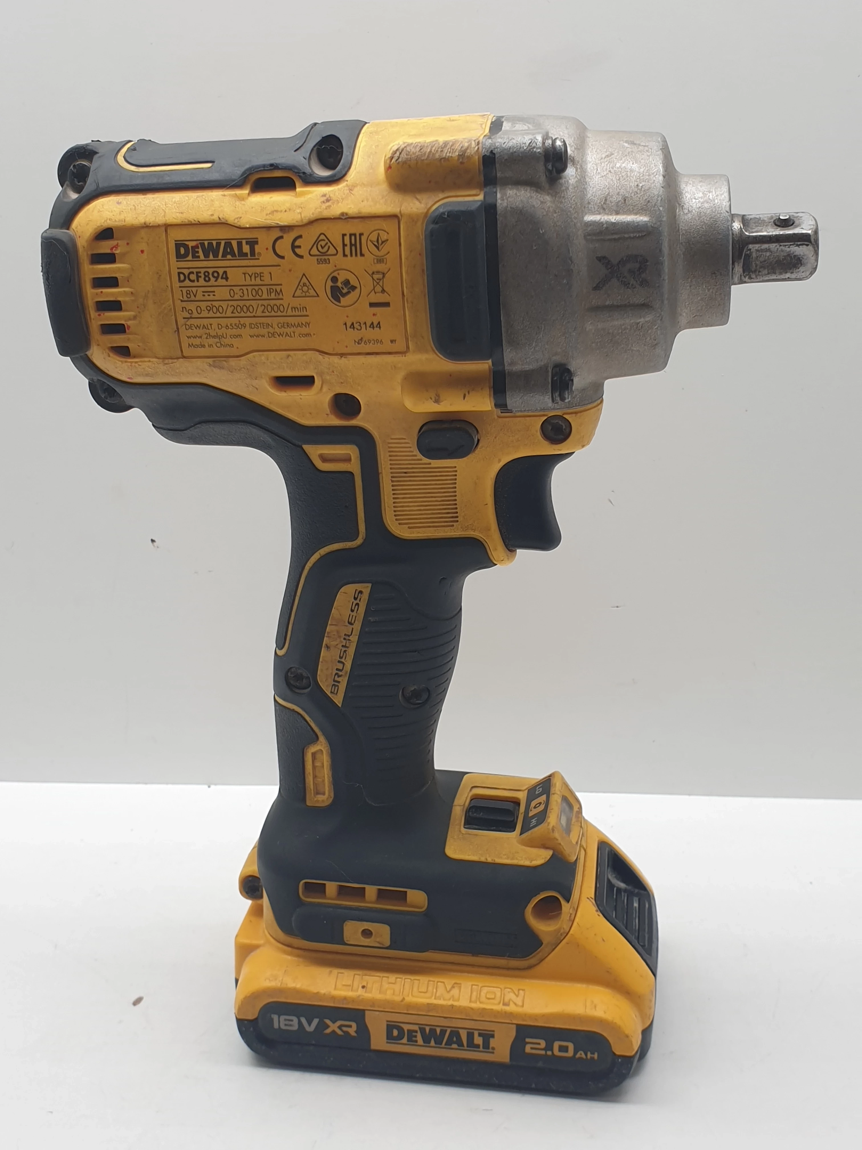 klucz-udarowy-dewalt-dcf894-zakretarka-stan-11323-2
