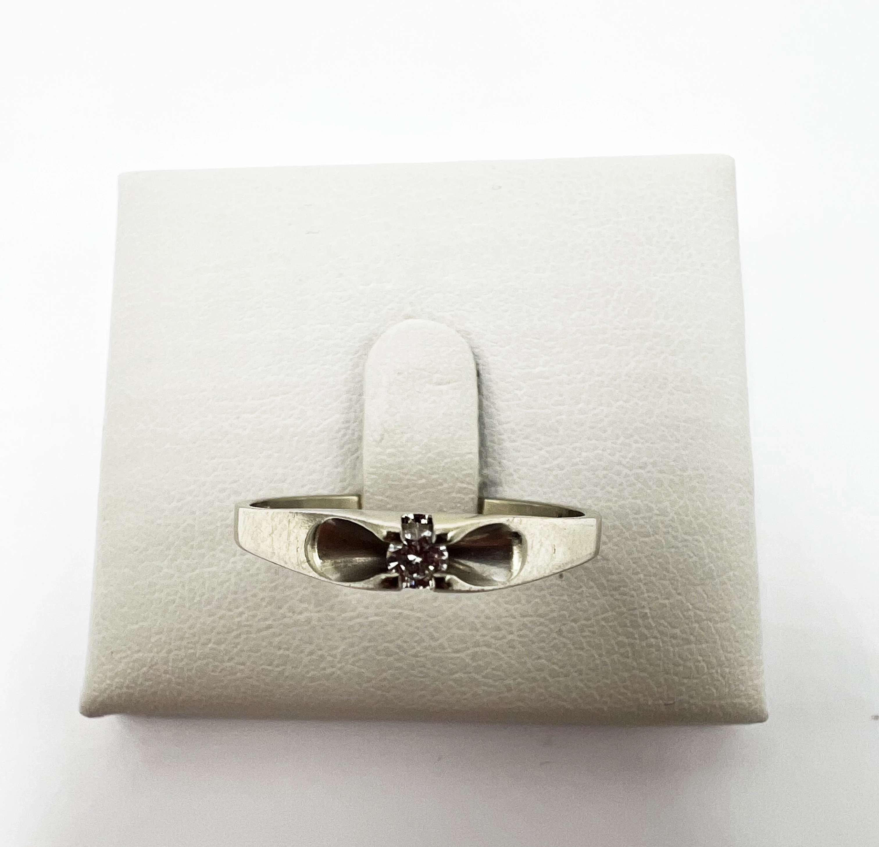 pierscionek-z-bialego-zlota-z-brylantem-p585-213g-r20-stan-11323-253806