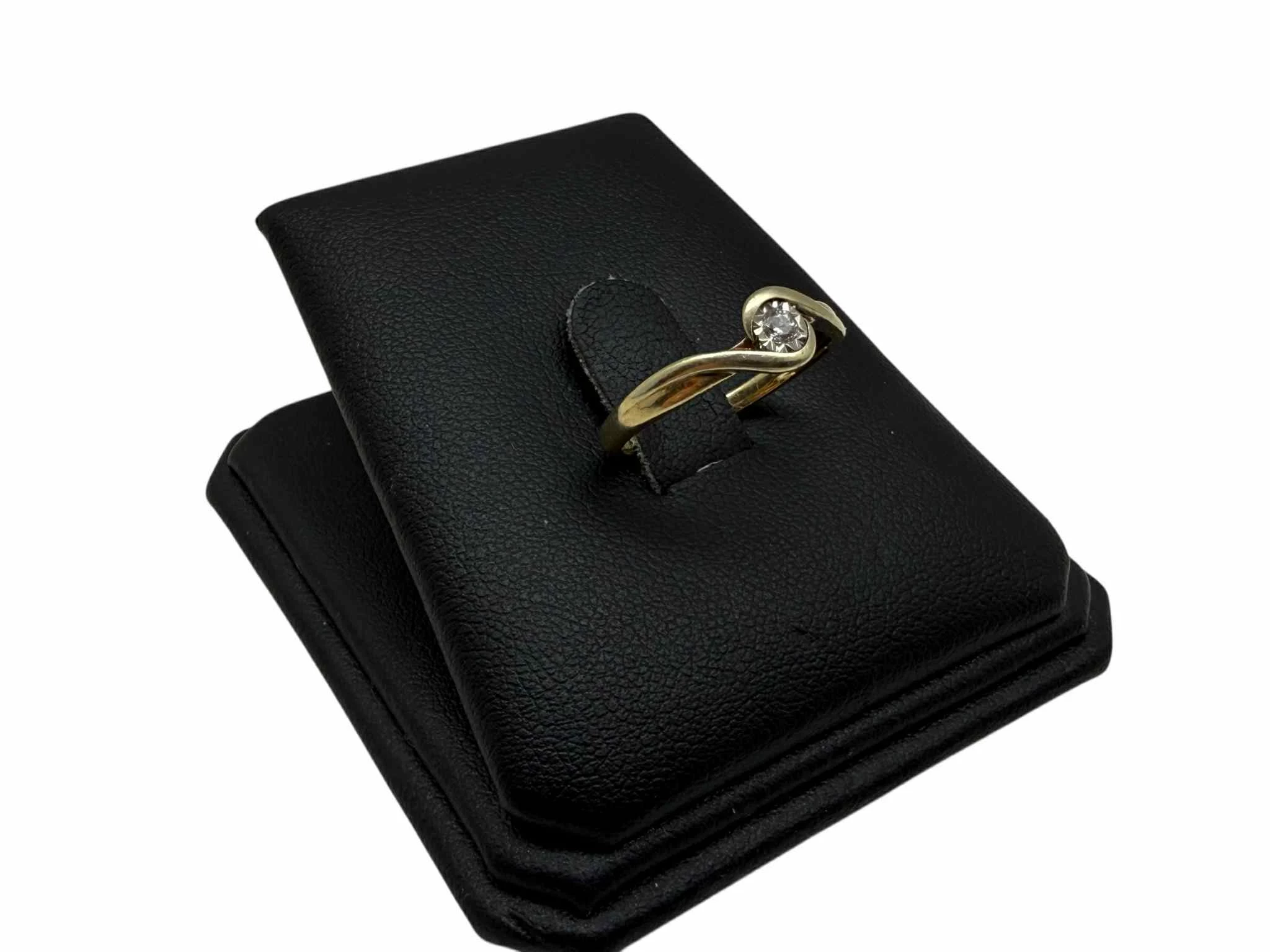 piekny-zloty-pierscionek-z-brylantem-149g-585-r9-stan-11323-238058