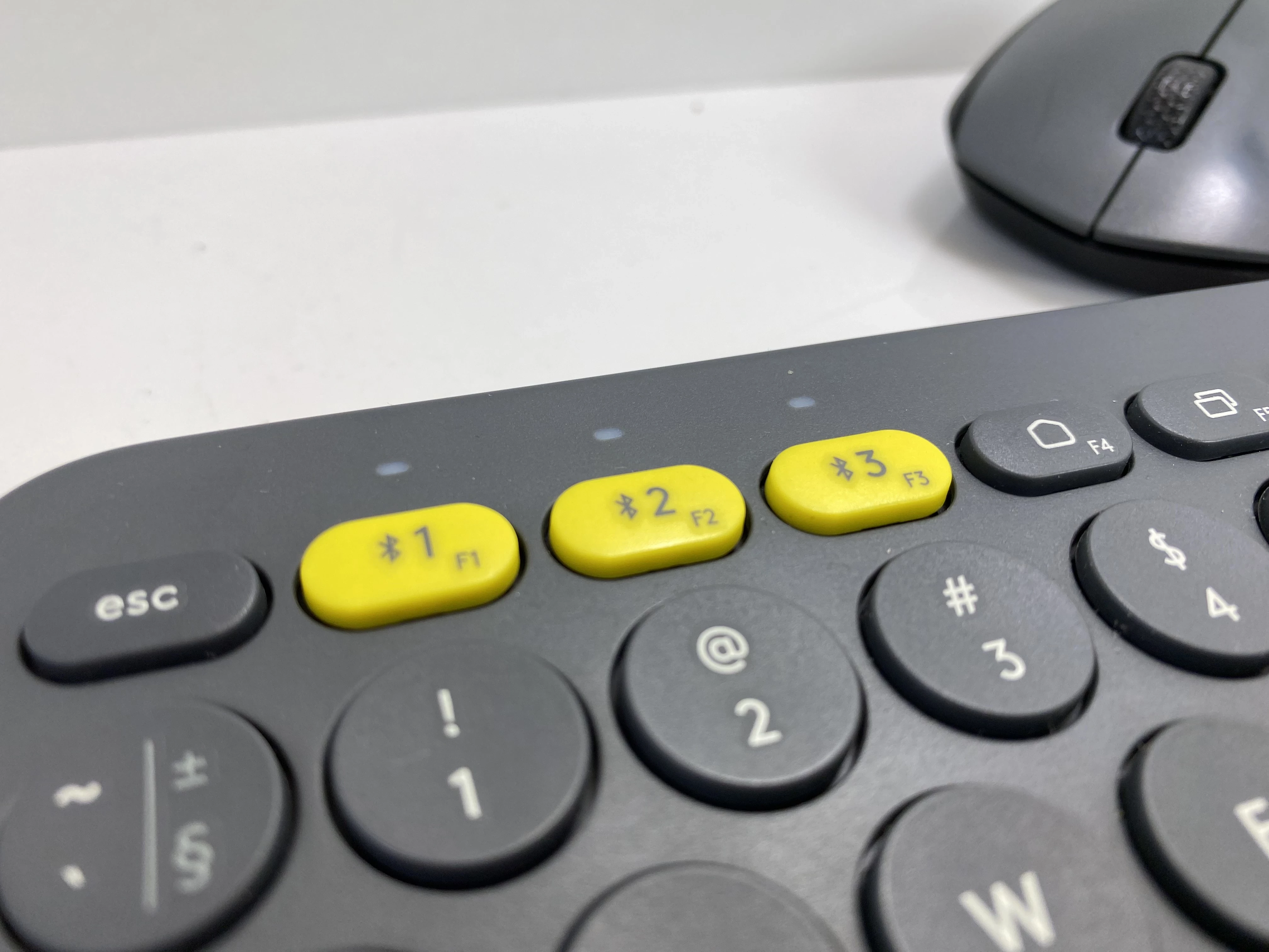 klawiatura-logitech-bezprzewodowamyszka-zestaw-stan-11323-2