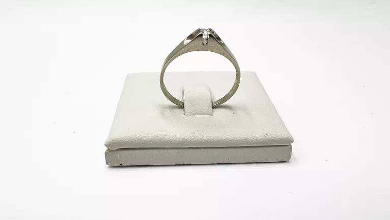 pierscionek-z-bialego-zlota-z-brylantem-p585-213g-r20-stan-11323-253806