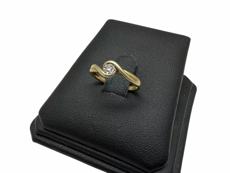 piekny-zloty-pierscionek-z-brylantem-149g-585-r9-material-15835-2