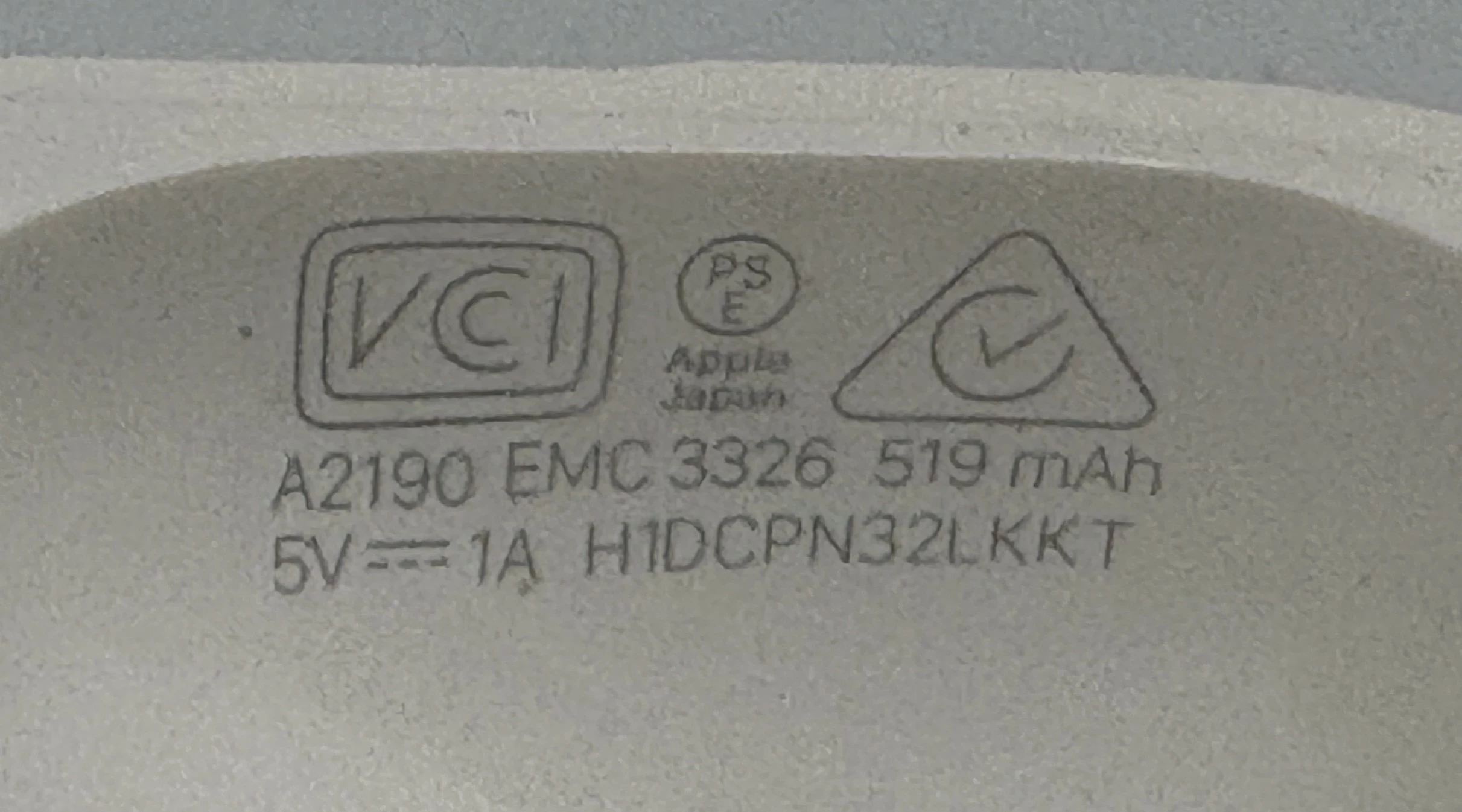 sluchawki-airpods-pro-1gen-a2083-a2084-a2190-kolor-dominujacy-129357-2