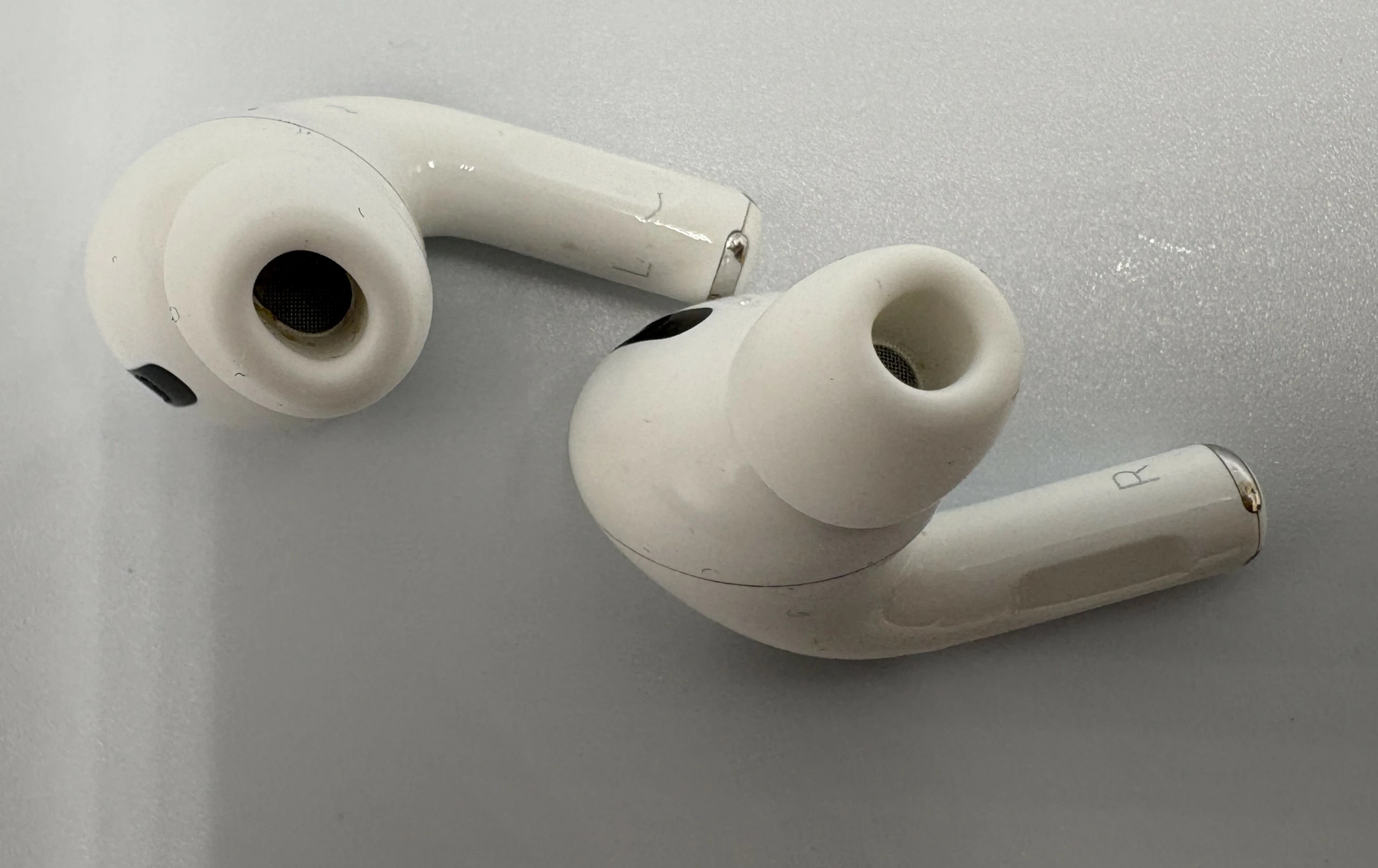 sluchawki-airpods-pro-1gen-a2083-a2084-a2190-model-250439-1920334