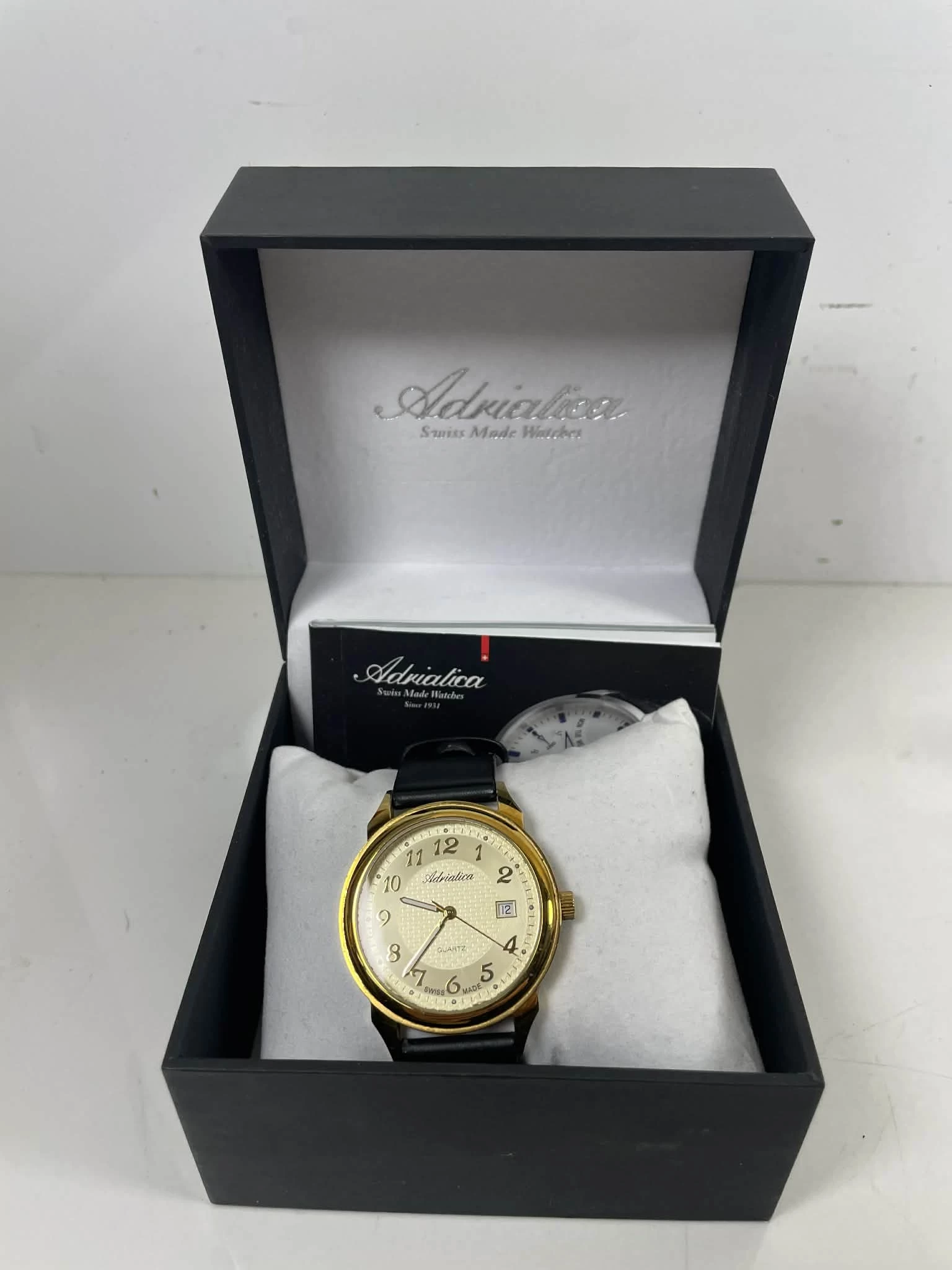 zegarek-adriatica-1064-na-skorzanym-pasku-pudelko-material-paska-129219-6
