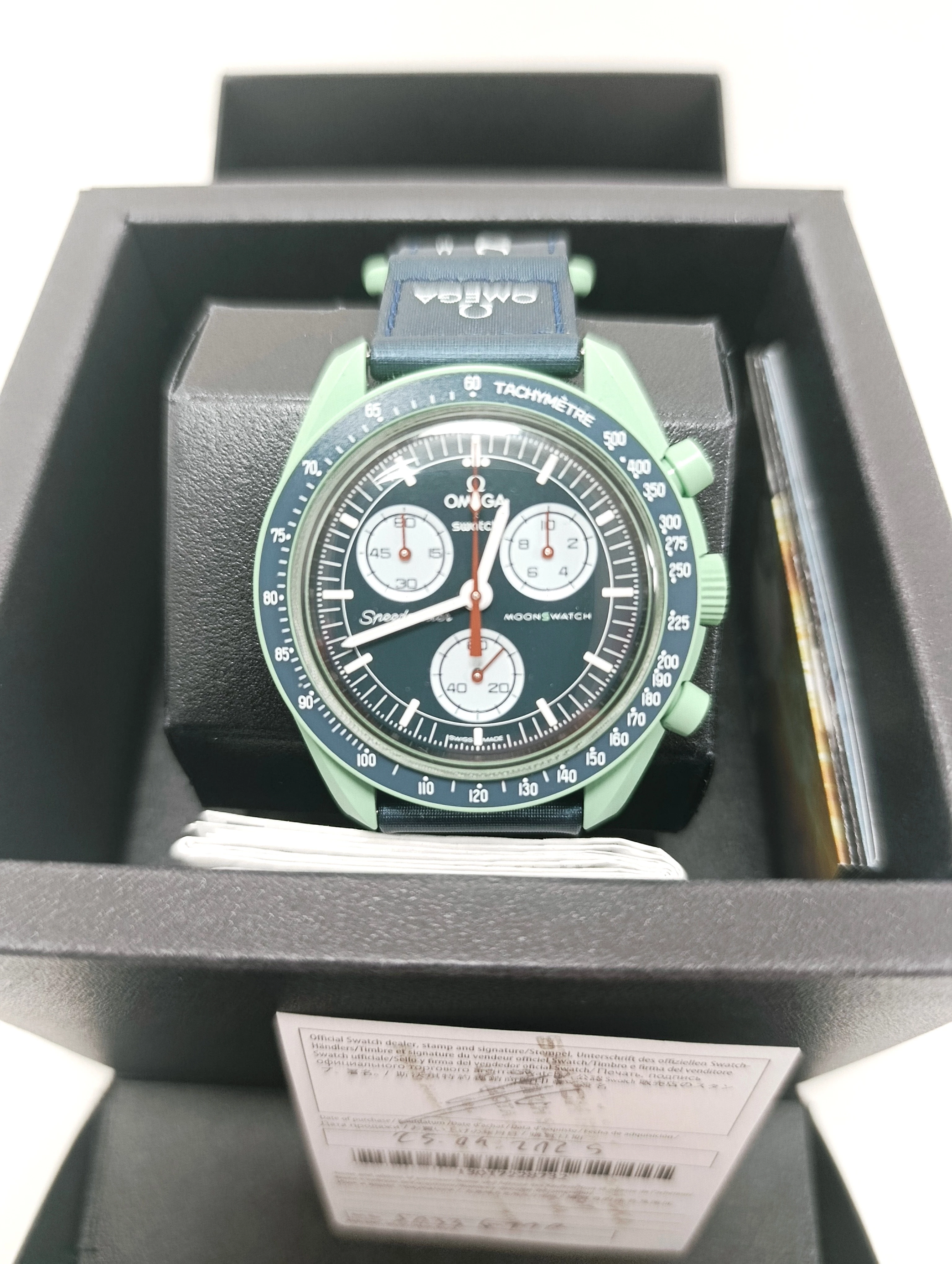 zegarek-omega-x-swatch-mission-on-earth-ziemia-aleje-jerozolimskie-33-warszawa-boonum