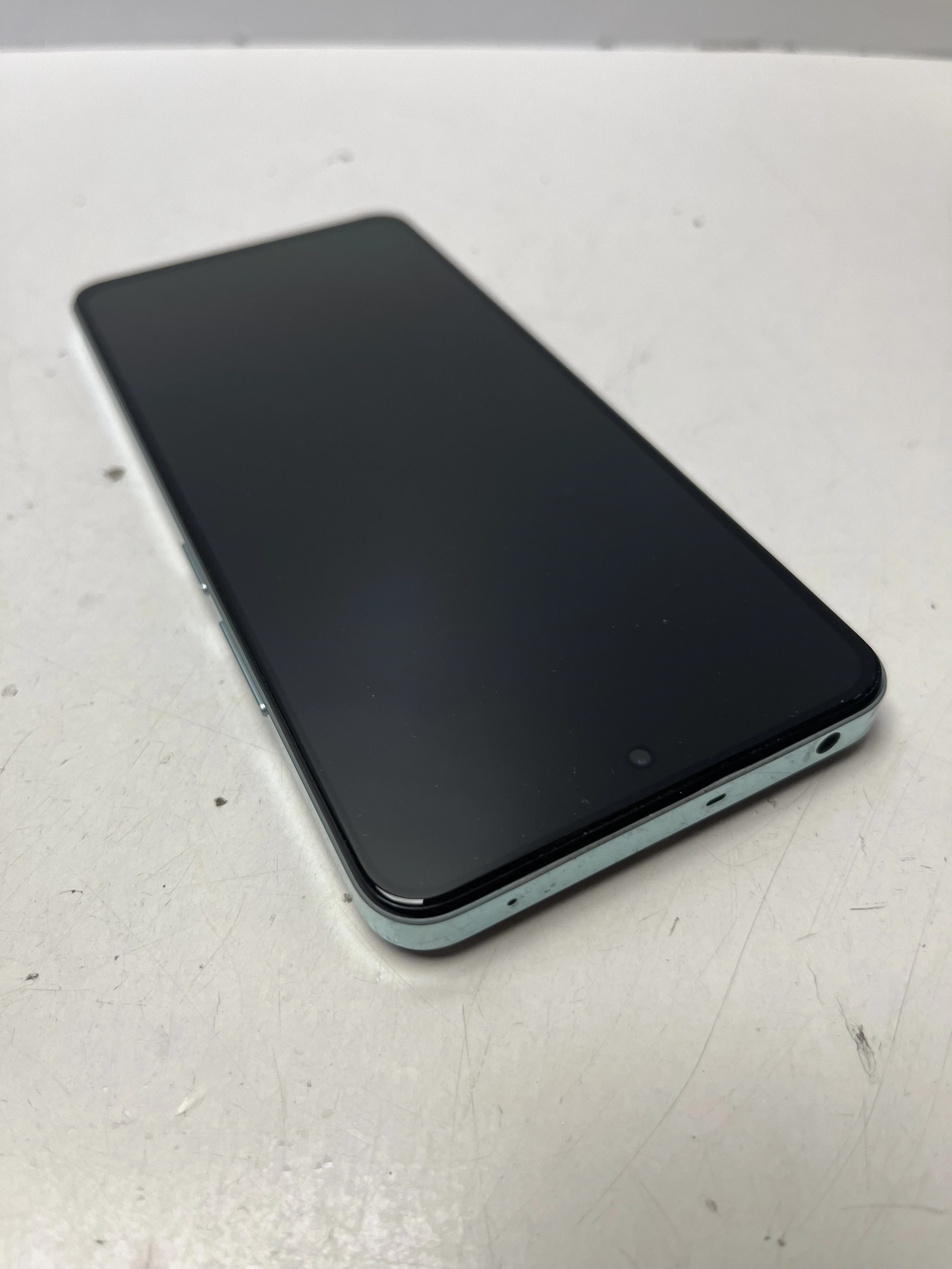 telefon-realme-12-8256gb-transmisja-danych-217-2048