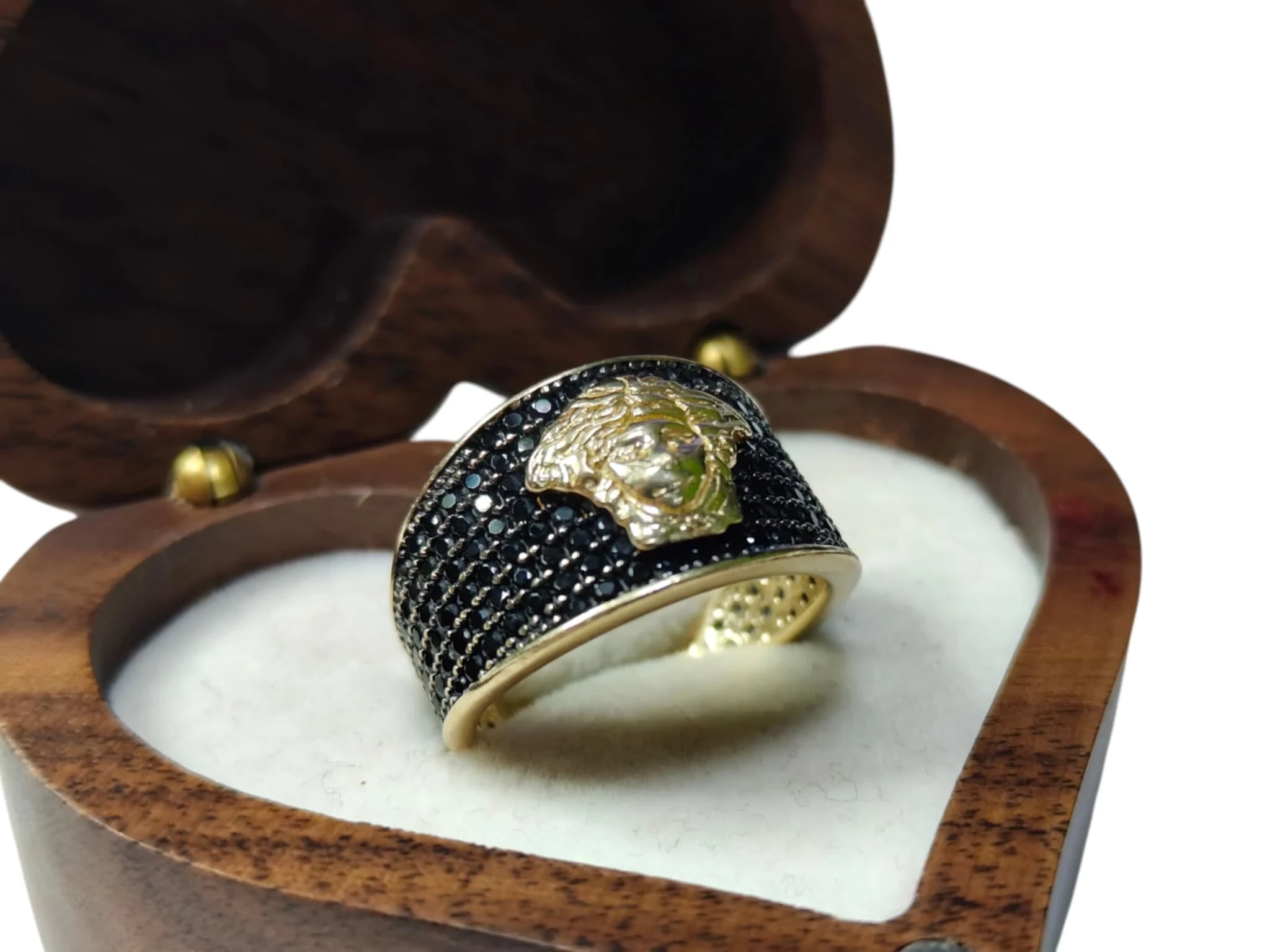 okazaly-zloty-pierscionek-14-k-522-g-r16-glowa-meduzy-czarne-cyrkonie-11-listopada-4-lask-palladium