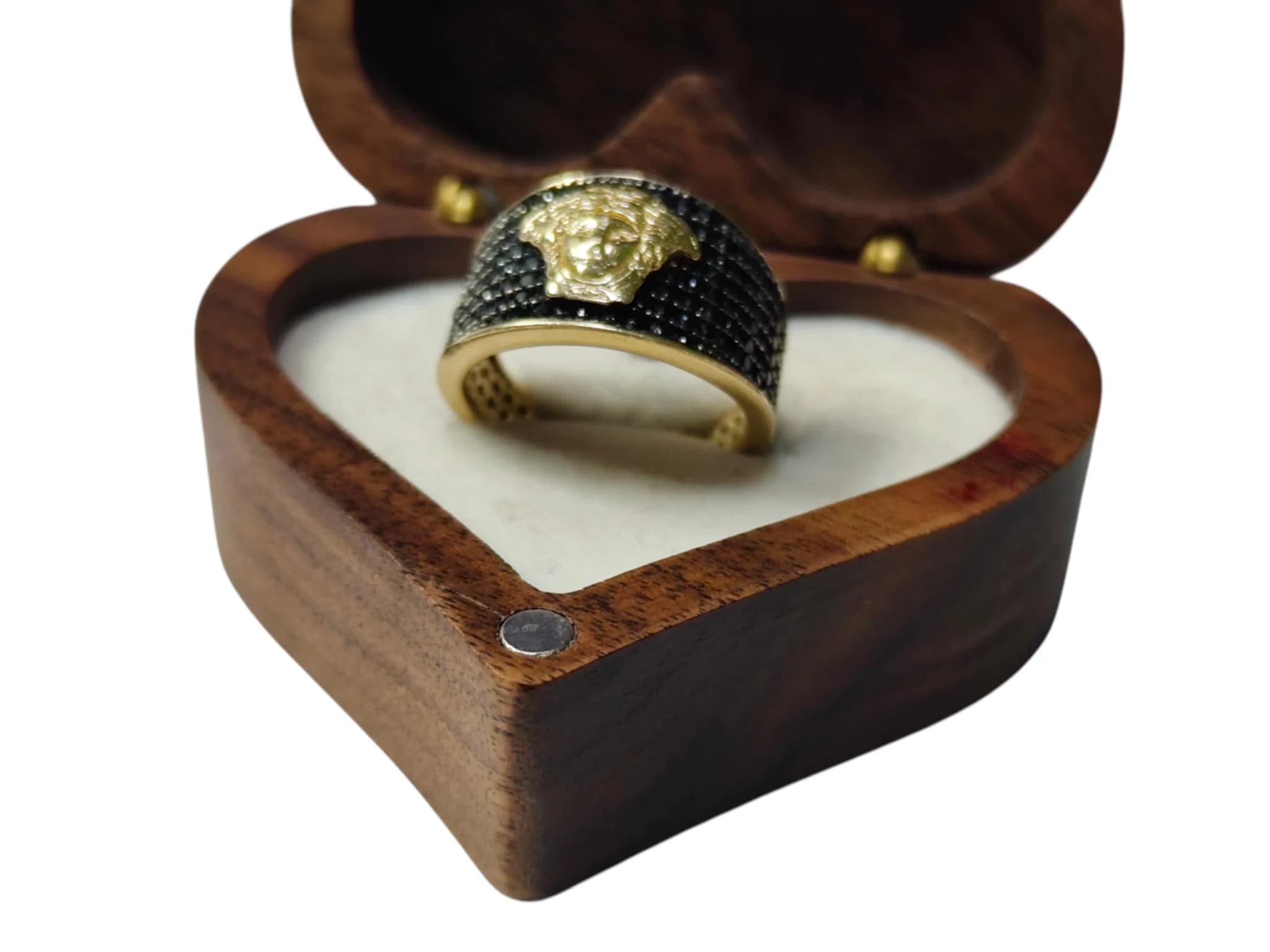 okazaly-zloty-pierscionek-14-k-522-g-r16-glowa-meduzy-czarne-cyrkonie-material-15835-2