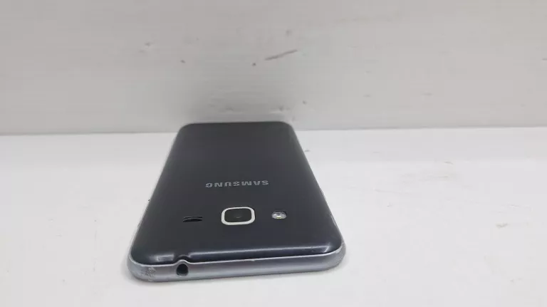 telefon-samsung-galaxy-j3-stan-11323-2