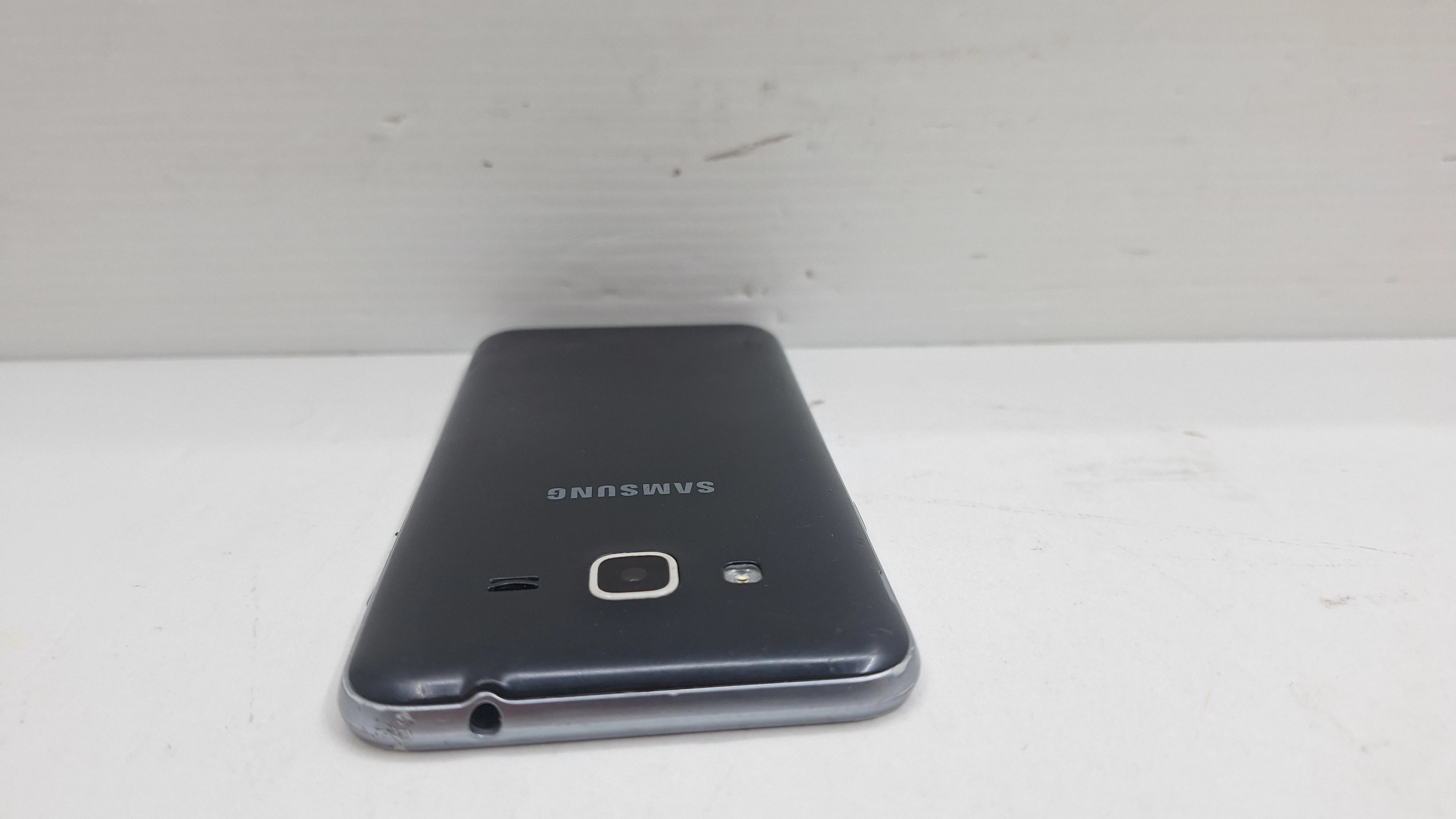 telefon-samsung-galaxy-j3-stan-11323-2