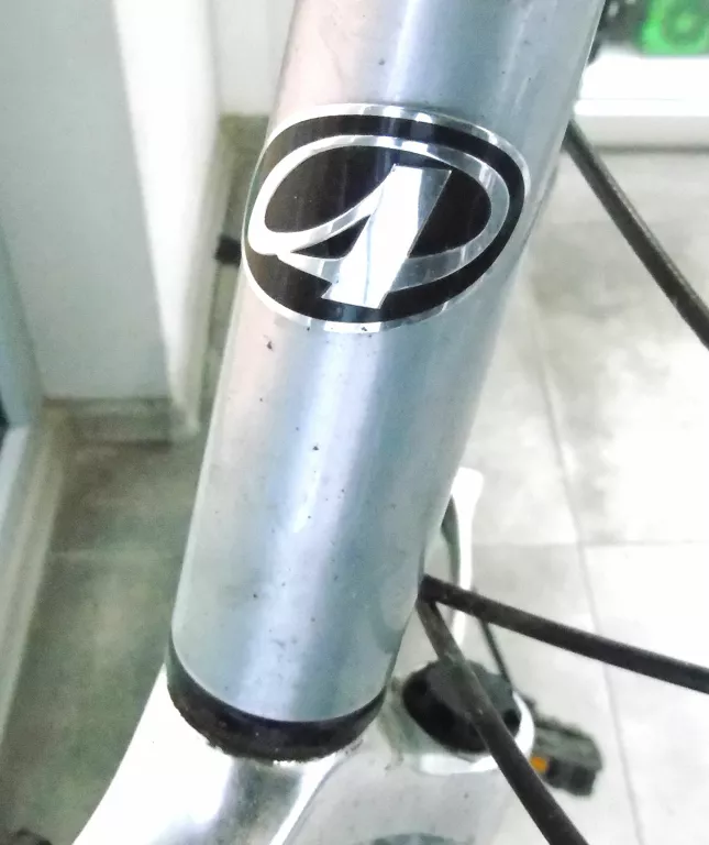 rower-czarno-szary-26cali-kod-producenta-26-venus-pro-17-grafitowo-czarny-polysk