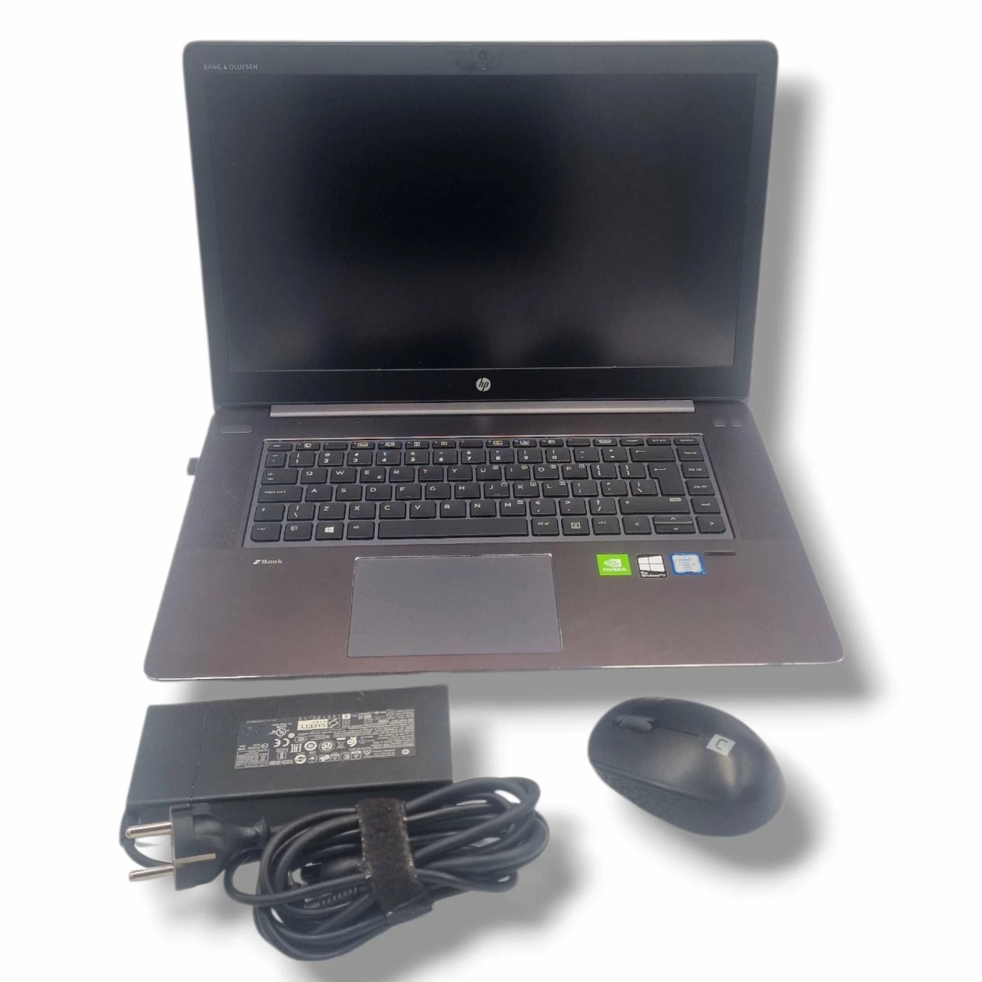 laptop-hp-zbook-studio-g3-polecamy-przekatna-ekranu-156