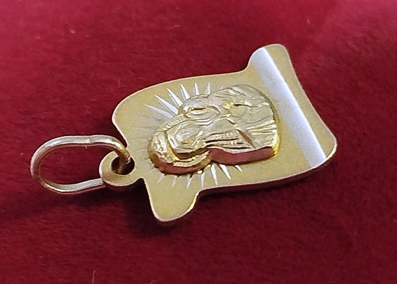 delikatny-zloty-medalik-z-matka-boska-czestochowska-proba-585-waga-079-g-typ-129254-2