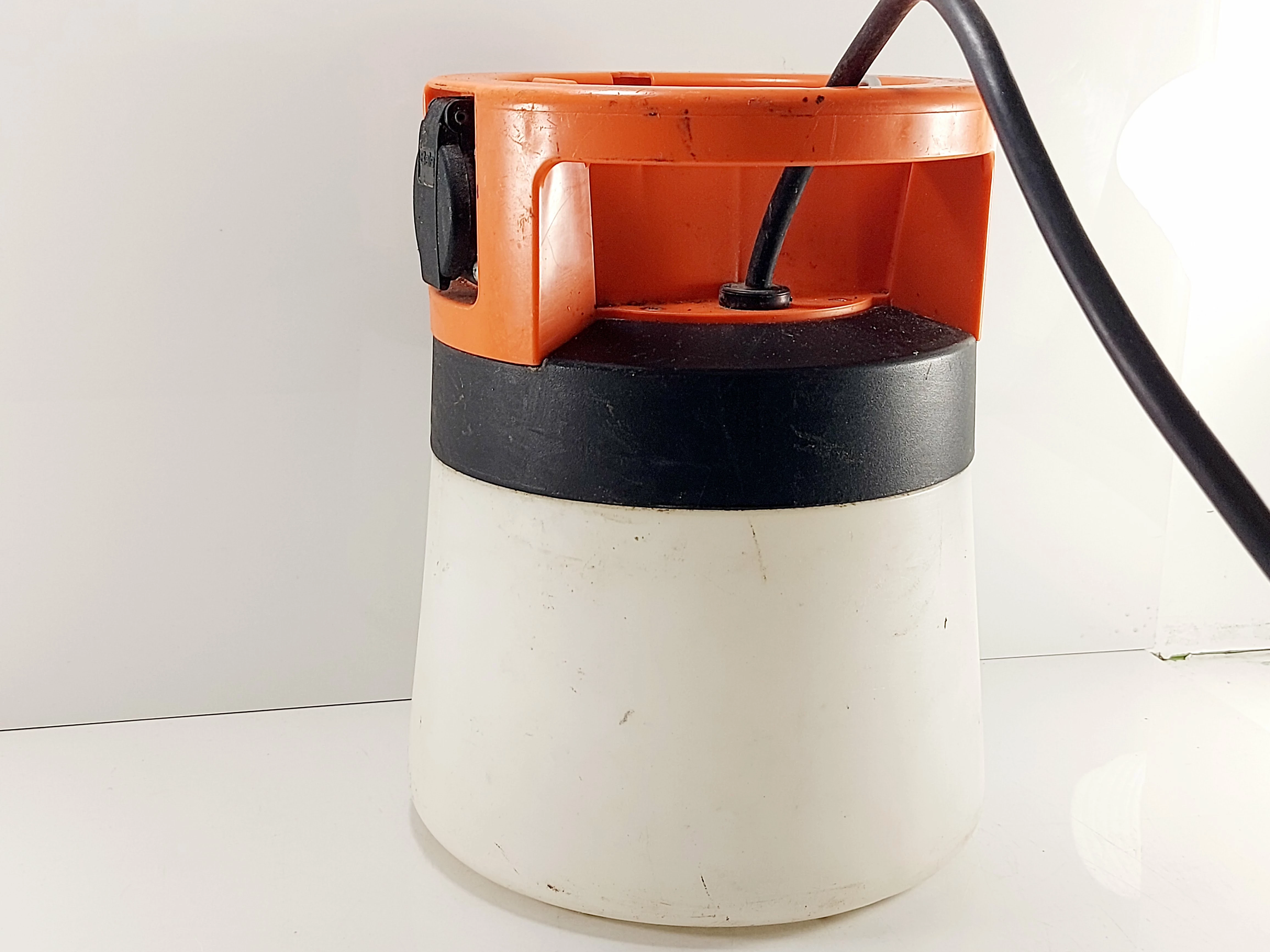 lampa-warsztatowa-boels-rental-230v-starolecka-63-poznan-x