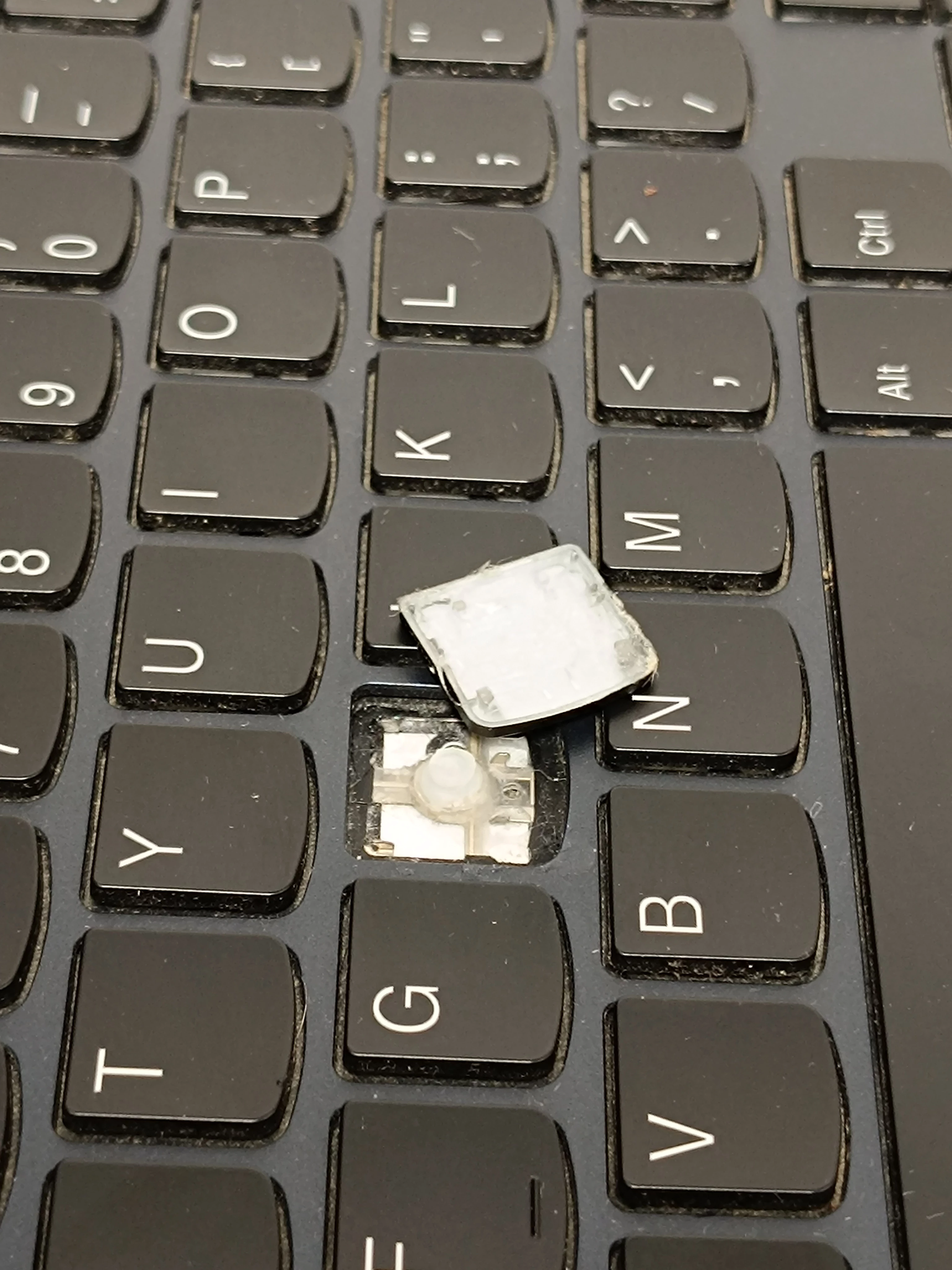 laptop-lenovo-legion-5-15ach6-stan-11323-2