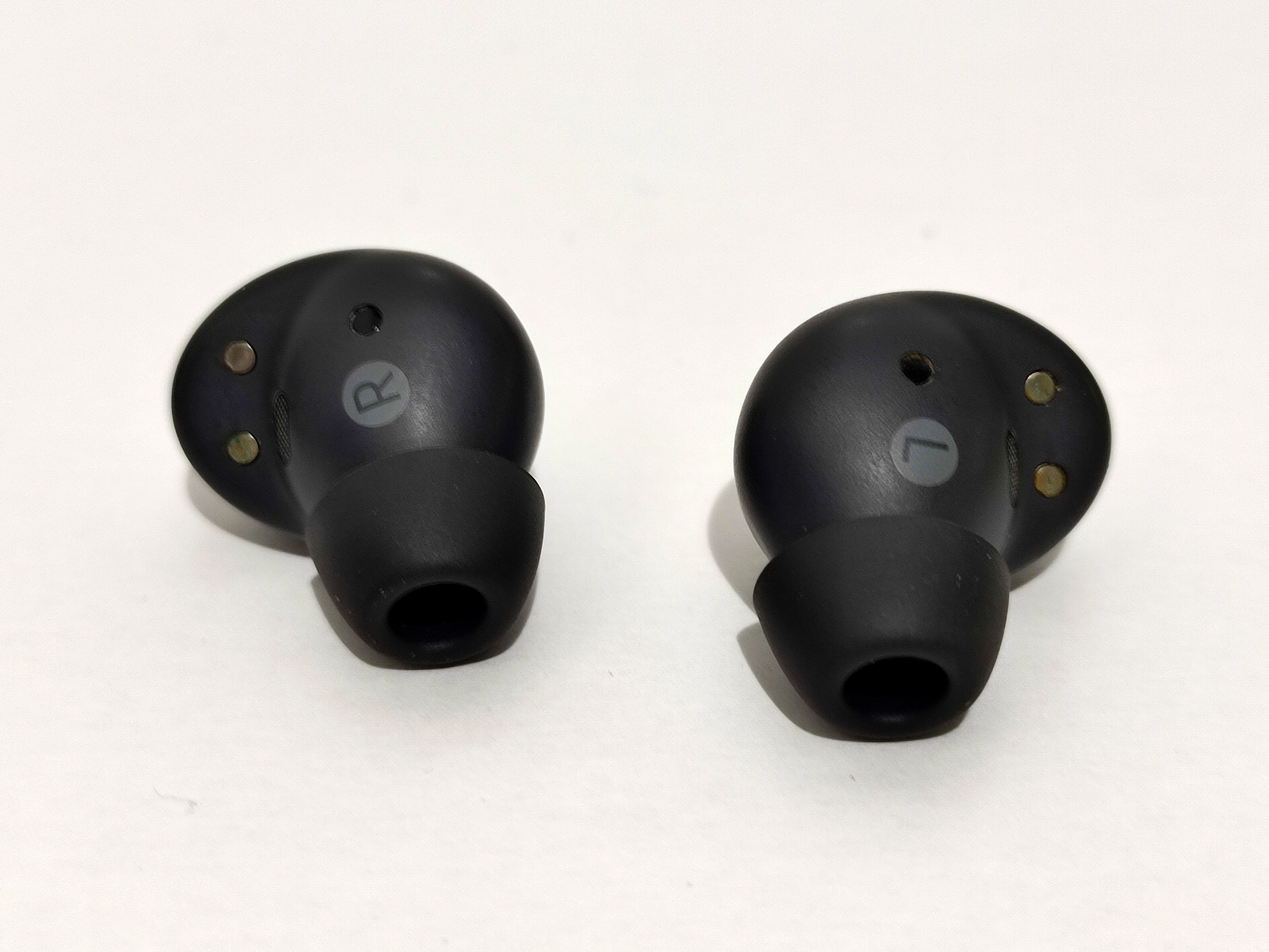 sluchawki-bezprzewodowe-samsung-galaxy-buds-sm-r510-pud-kod-producenta-sm-r510