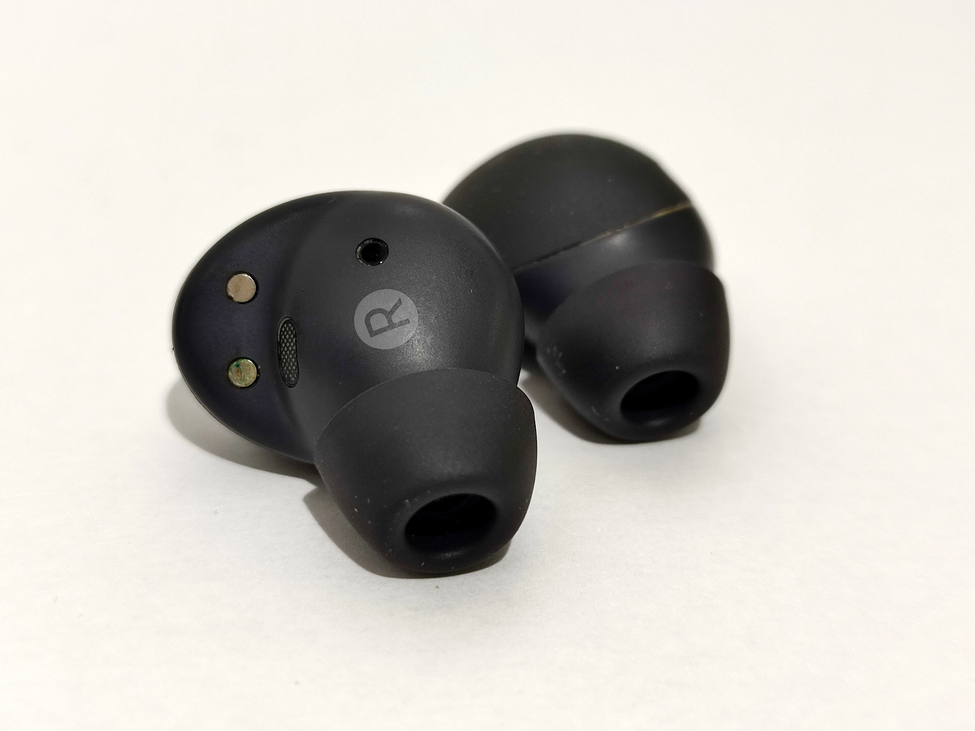 sluchawki-bezprzewodowe-samsung-galaxy-buds-sm-r510-pud-transmisja-sygnalu-203713-217785