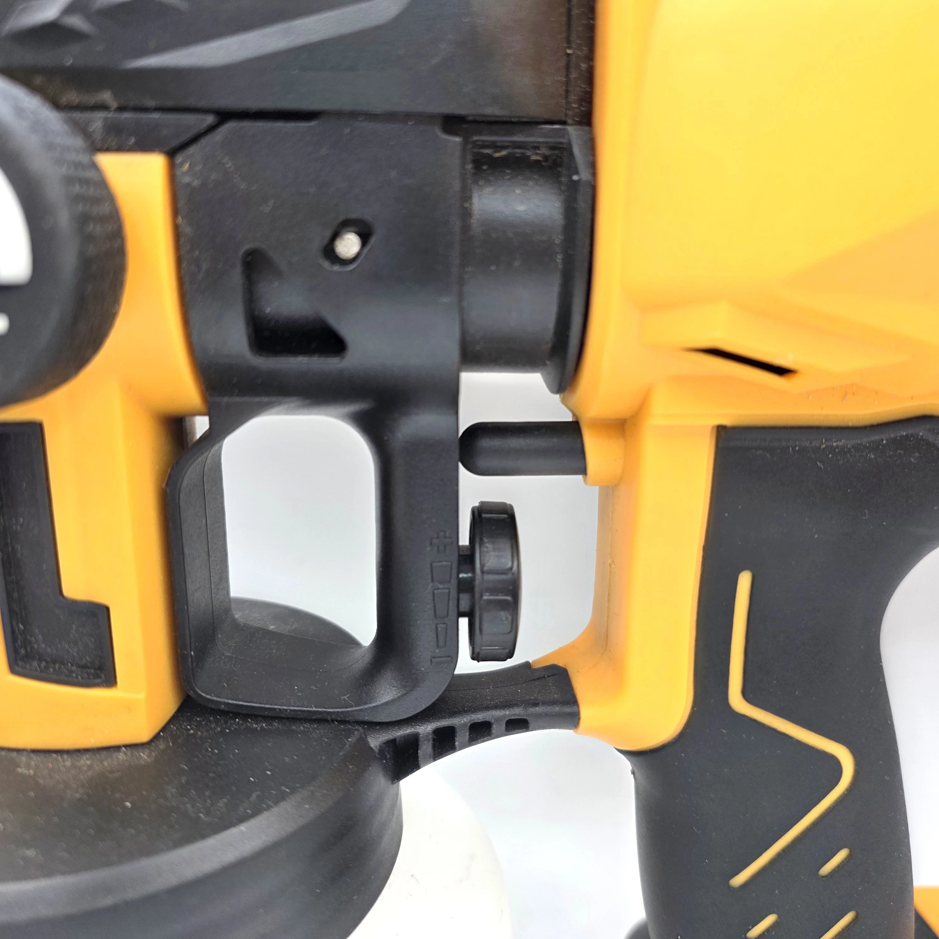 pistolet-malarski-deko-600-w-stan-11323-2