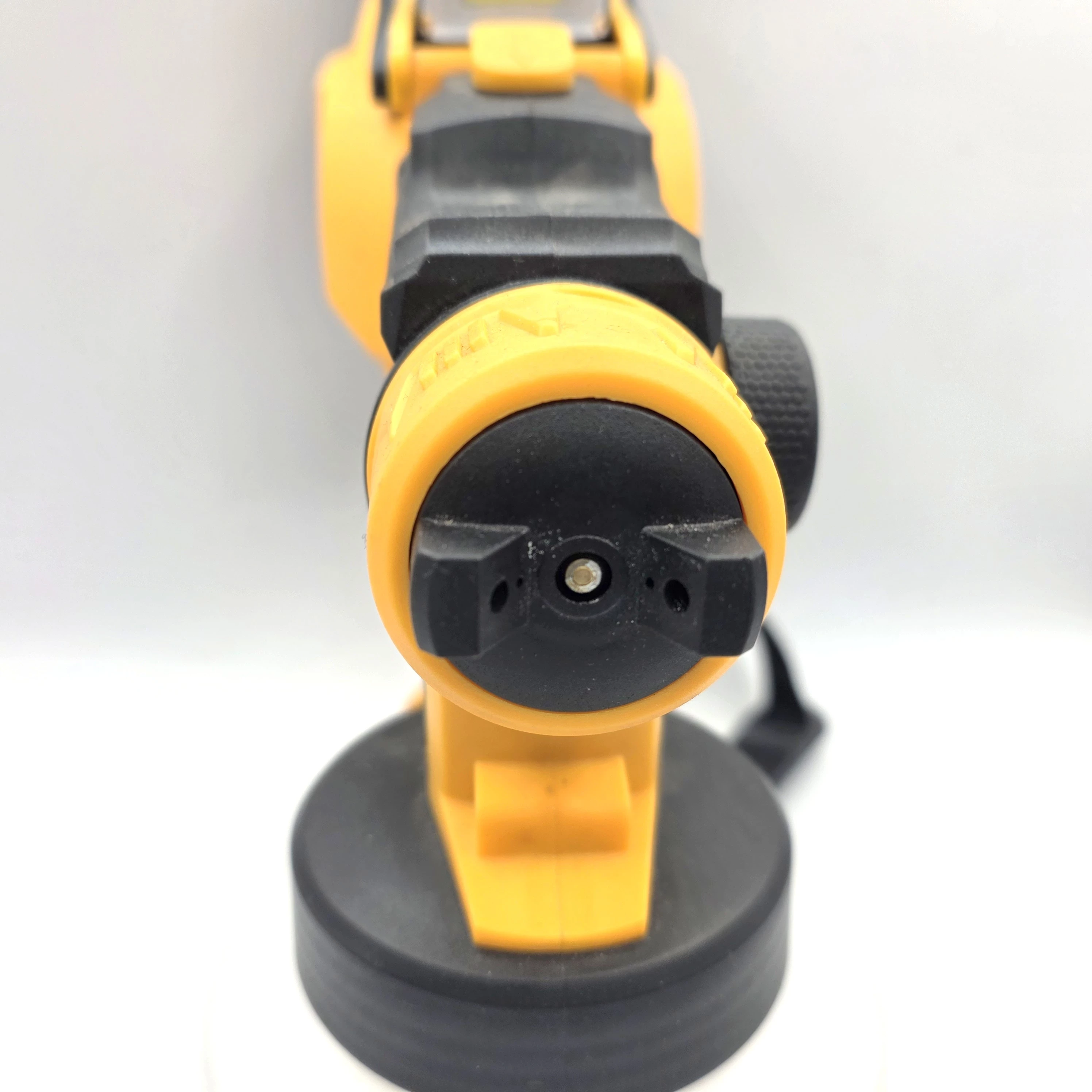 pistolet-malarski-deko-600-w-kod-producenta-dksg20k3y