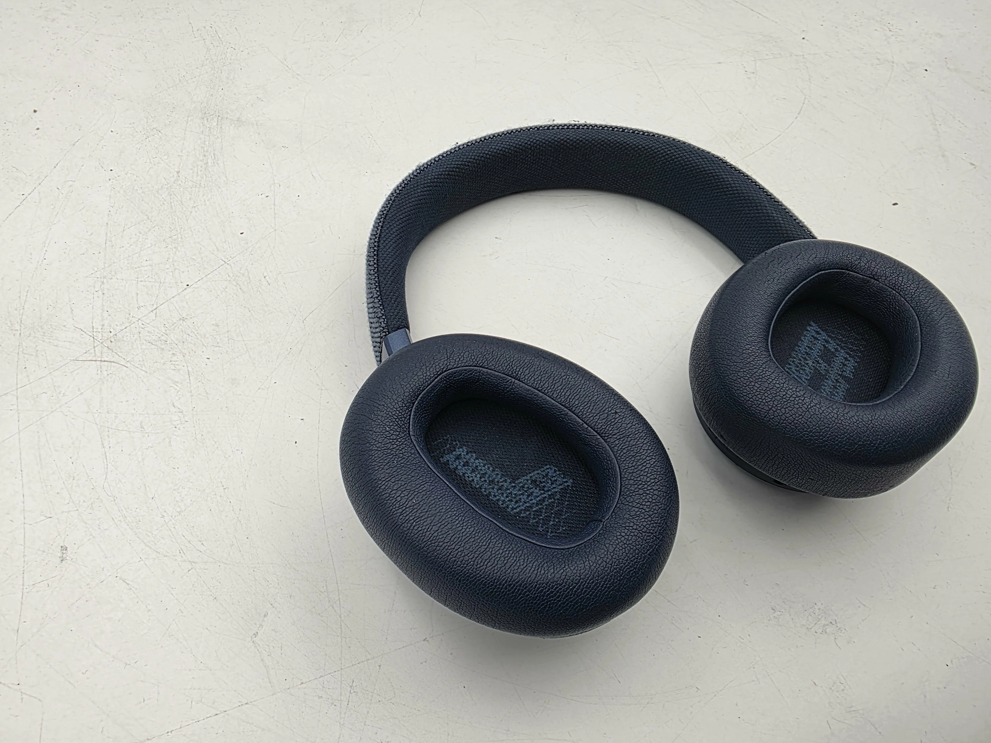 sluchawki-nauszne-jbl-live-660nc-stan-11323-2