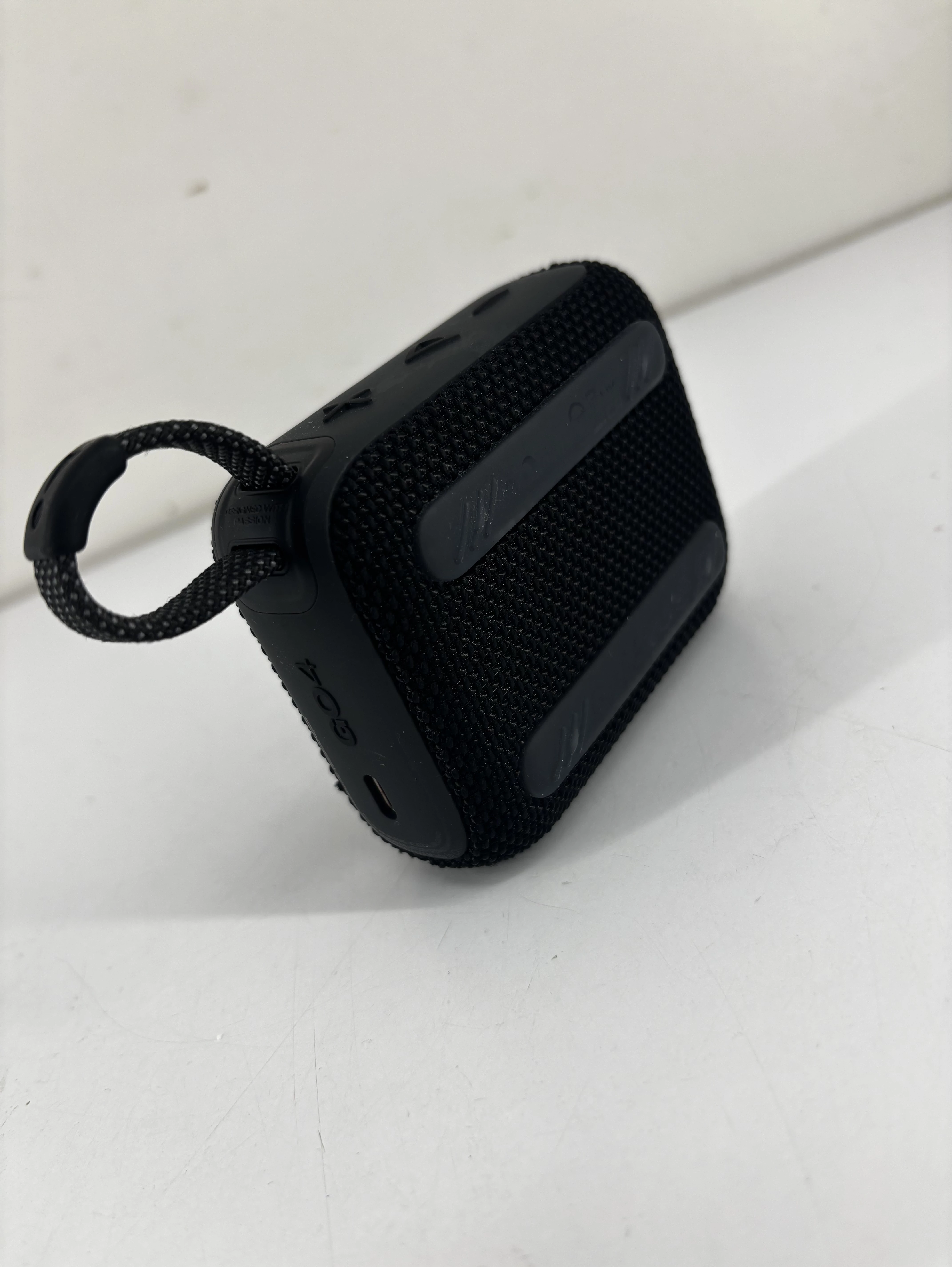 glosnik-jbl-go-4-stan-11323-2