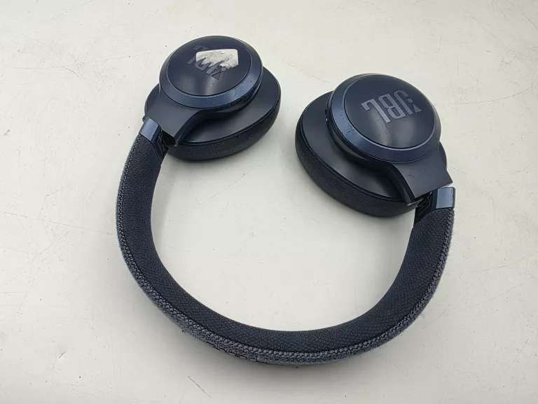 sluchawki-nauszne-jbl-live-660nc-kolor-dominujacy-129357-3