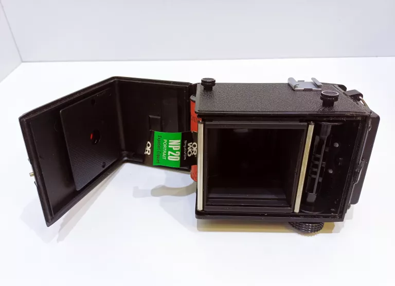 aparat-lustrzanka-dwuobiektywowa-lubitel-166b-ean-gtin-5404028328460