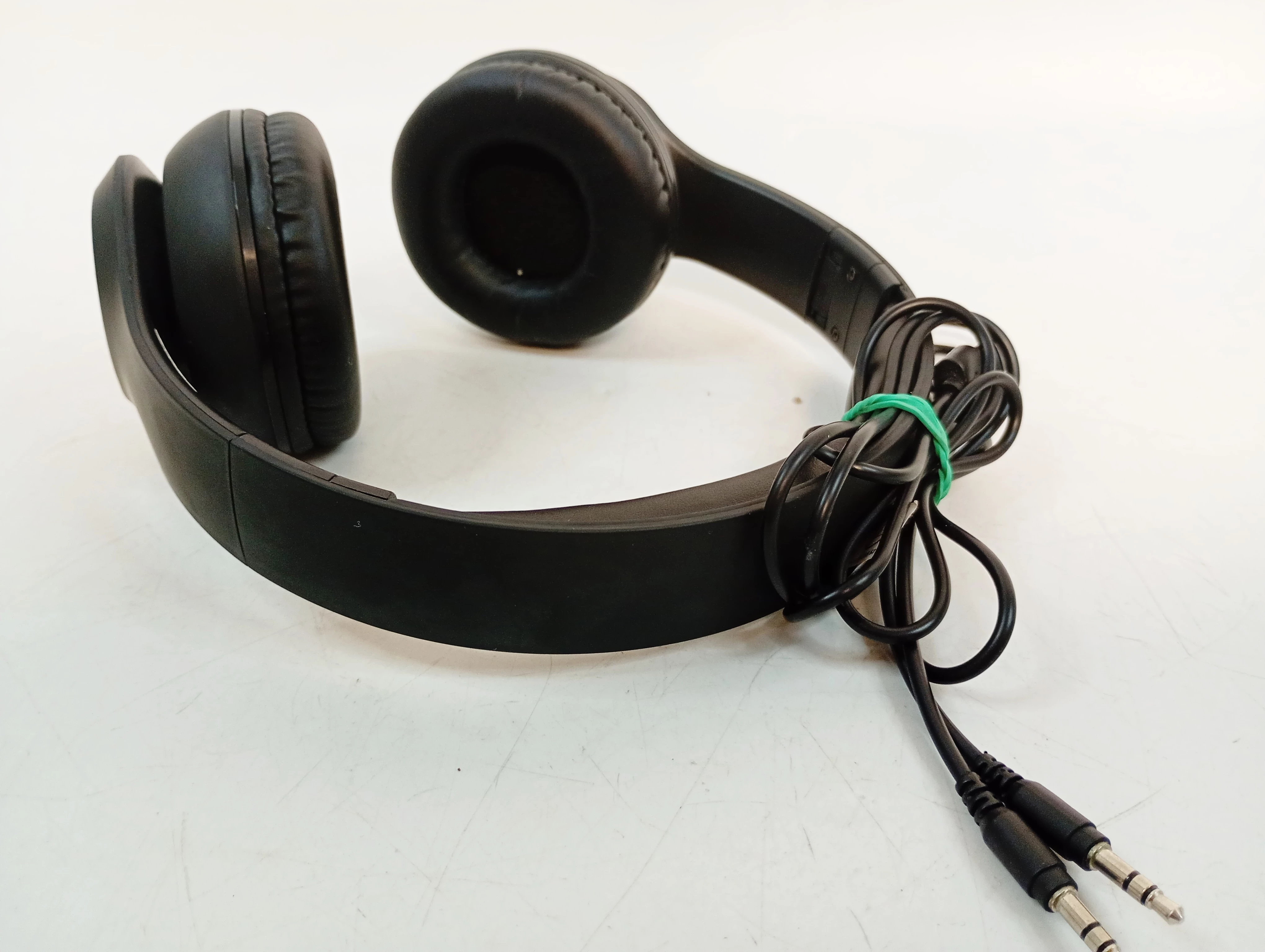 sluchawki-elta-nauszne-czarne-kolor-dominujacy-129357-2