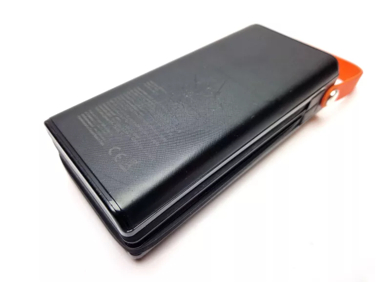 powerbank-wildtrek-wt-pb30-30000mah-led-4xusb-usbc-kod-producenta-wt-pb30