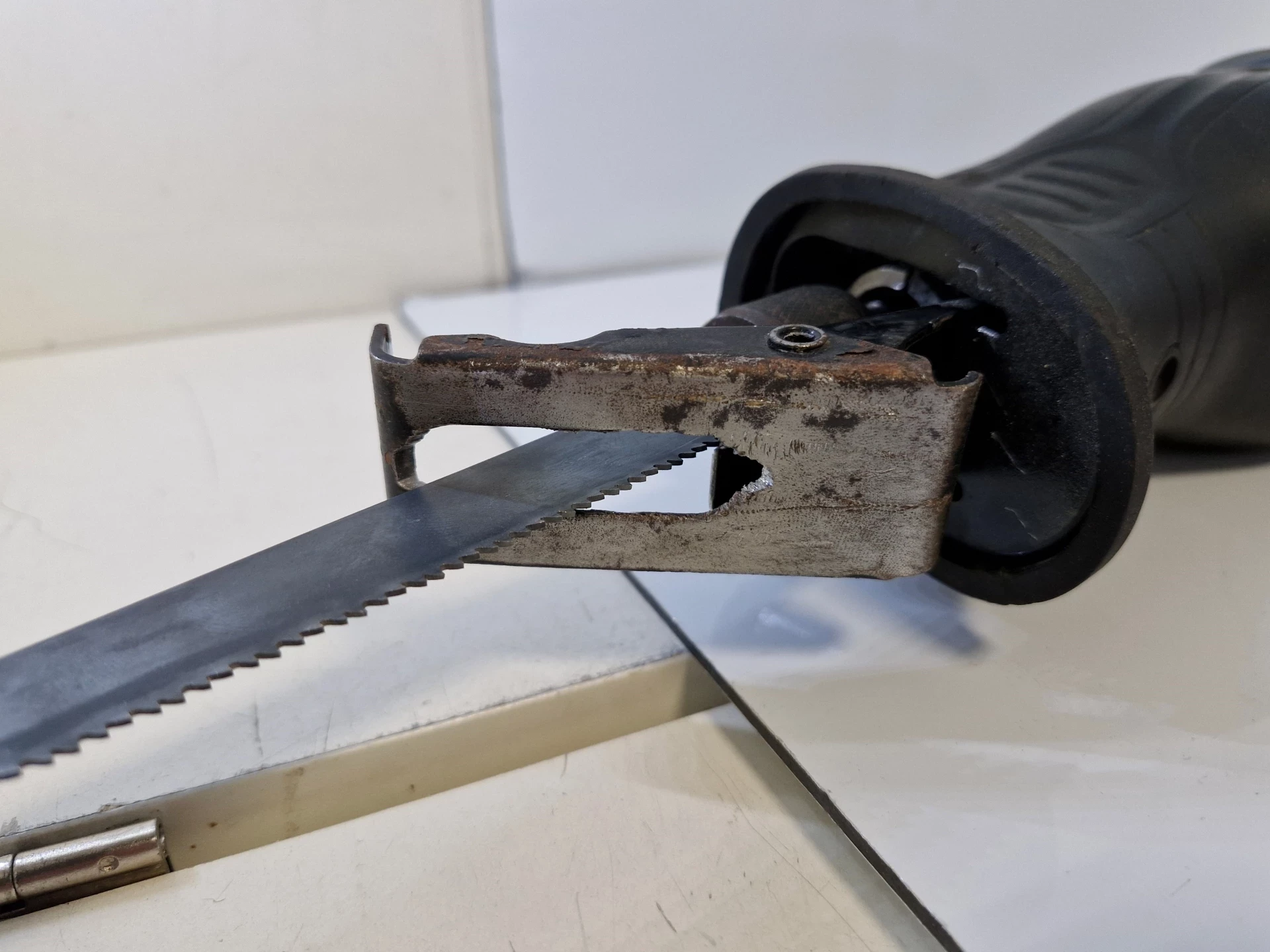 pilarka-szablasta-900w-graphite-58g971-pila-rodzaj-228781-335385