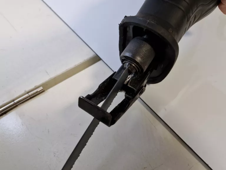 pilarka-szablasta-900w-graphite-58g971-pila-seria-58g971-56h049