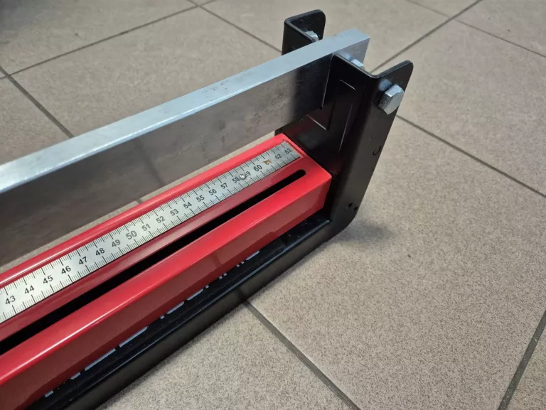 przecinarka-do-glazury-1200mm-z-laserem-profesjonalna-red-technic-maksymalna-grubosc-ciecia-plytki-przy-45-stopniach-16