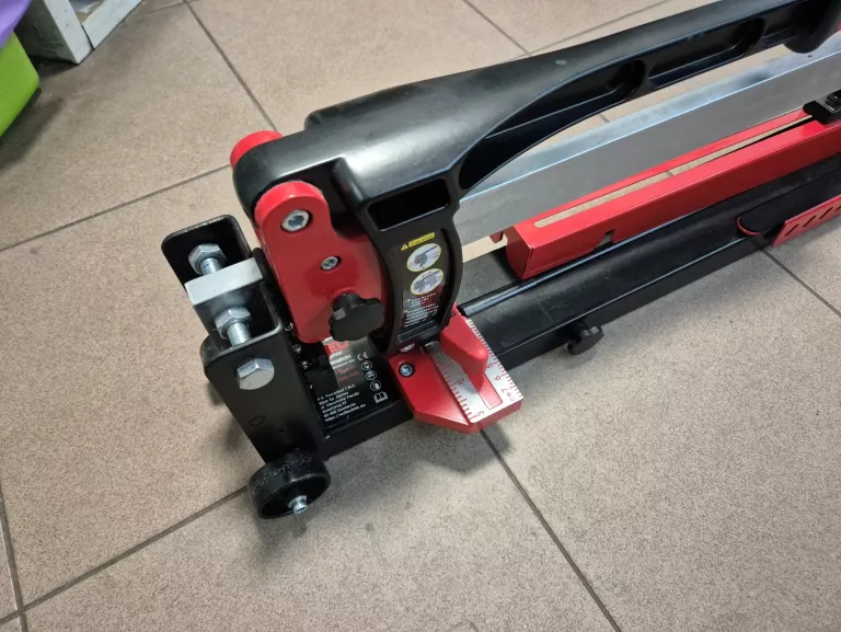 przecinarka-do-glazury-1200mm-z-laserem-profesjonalna-red-technic-maksymalna-grubosc-ciecia-plytki-przy-90-stopniach-16