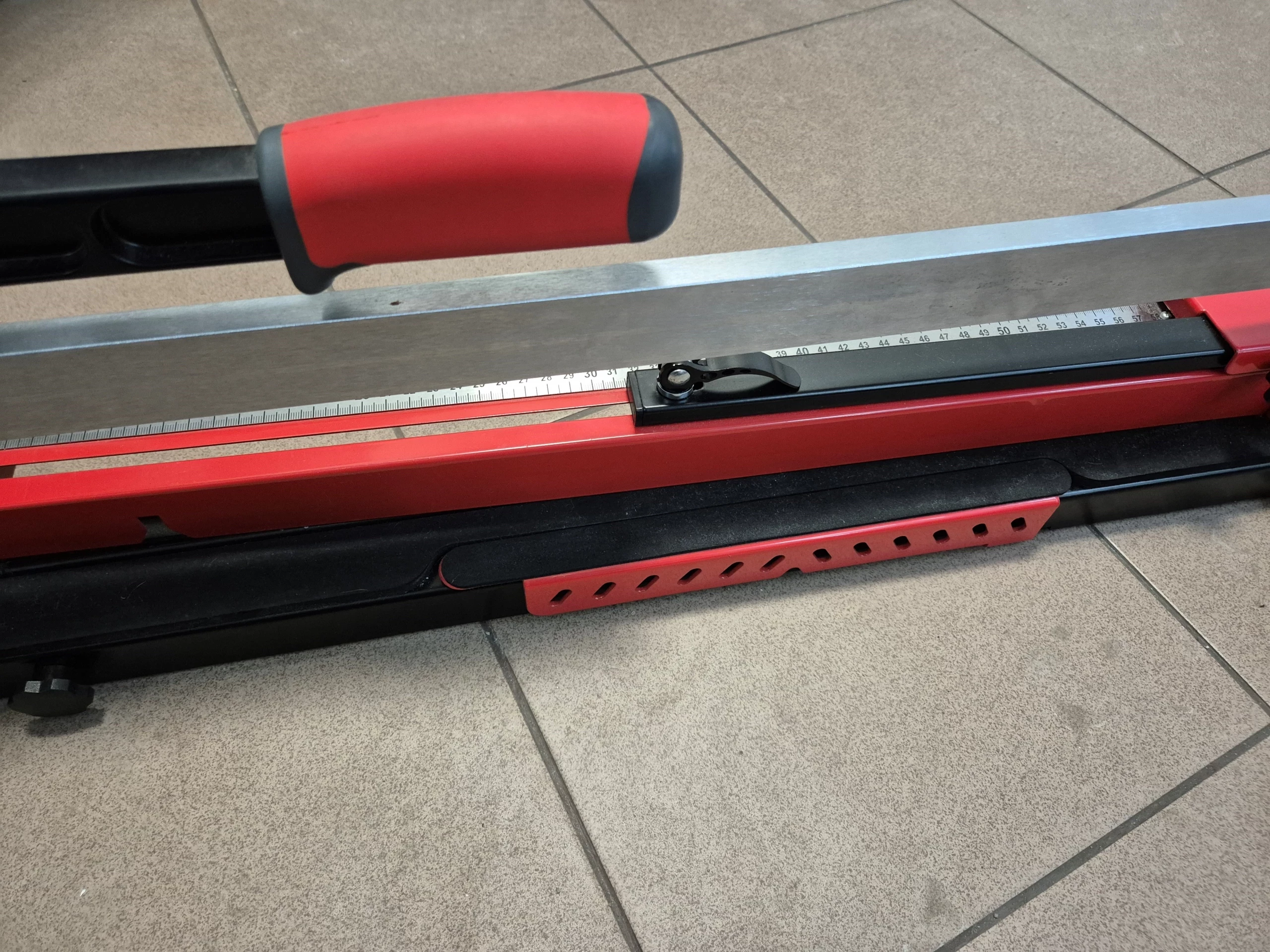 przecinarka-do-glazury-1200mm-z-laserem-profesjonalna-red-technic-maksymalna-dlugosc-ciecia-1200