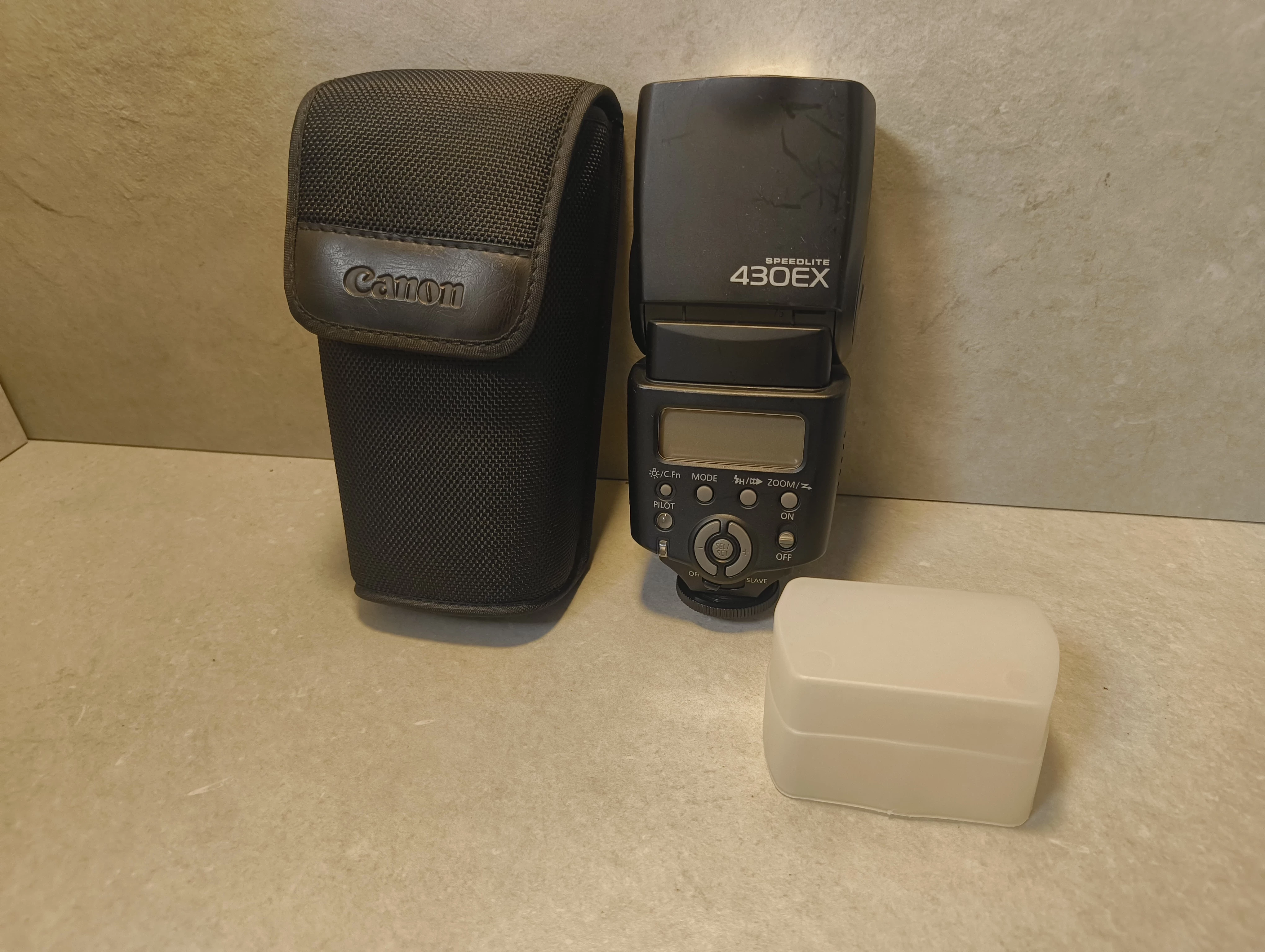 lampa-blyskowa-canon-430ex-osiedle-niepodleglosci-1-krakow