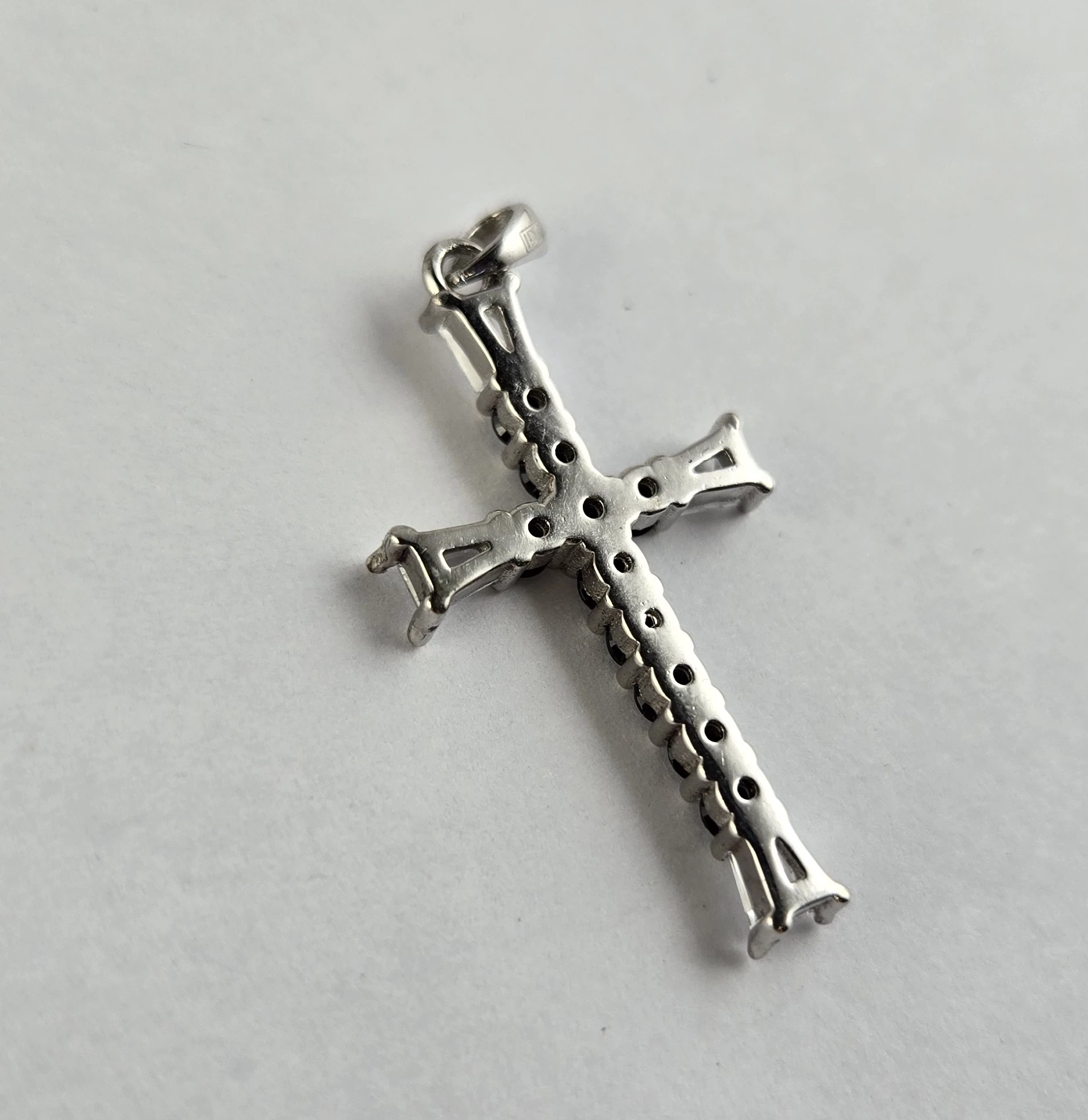 srebro-wyrob-jubilerski-uzywany-srebrna-zawieszka-925-269g-krzyz-stan-11323-2