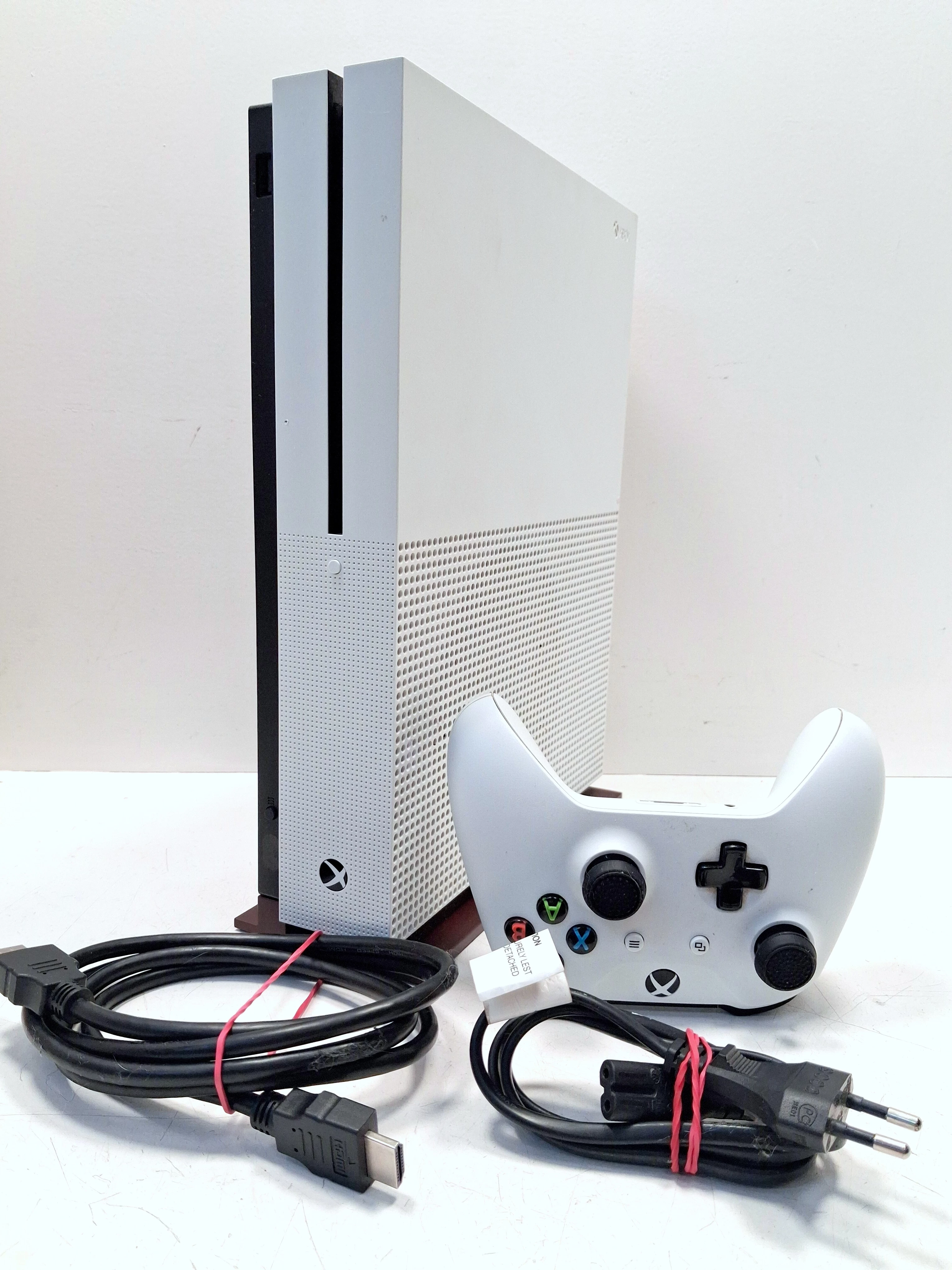 konsola-xbox-one-s-1t-pad-mikolaja-reja-21-zamosc