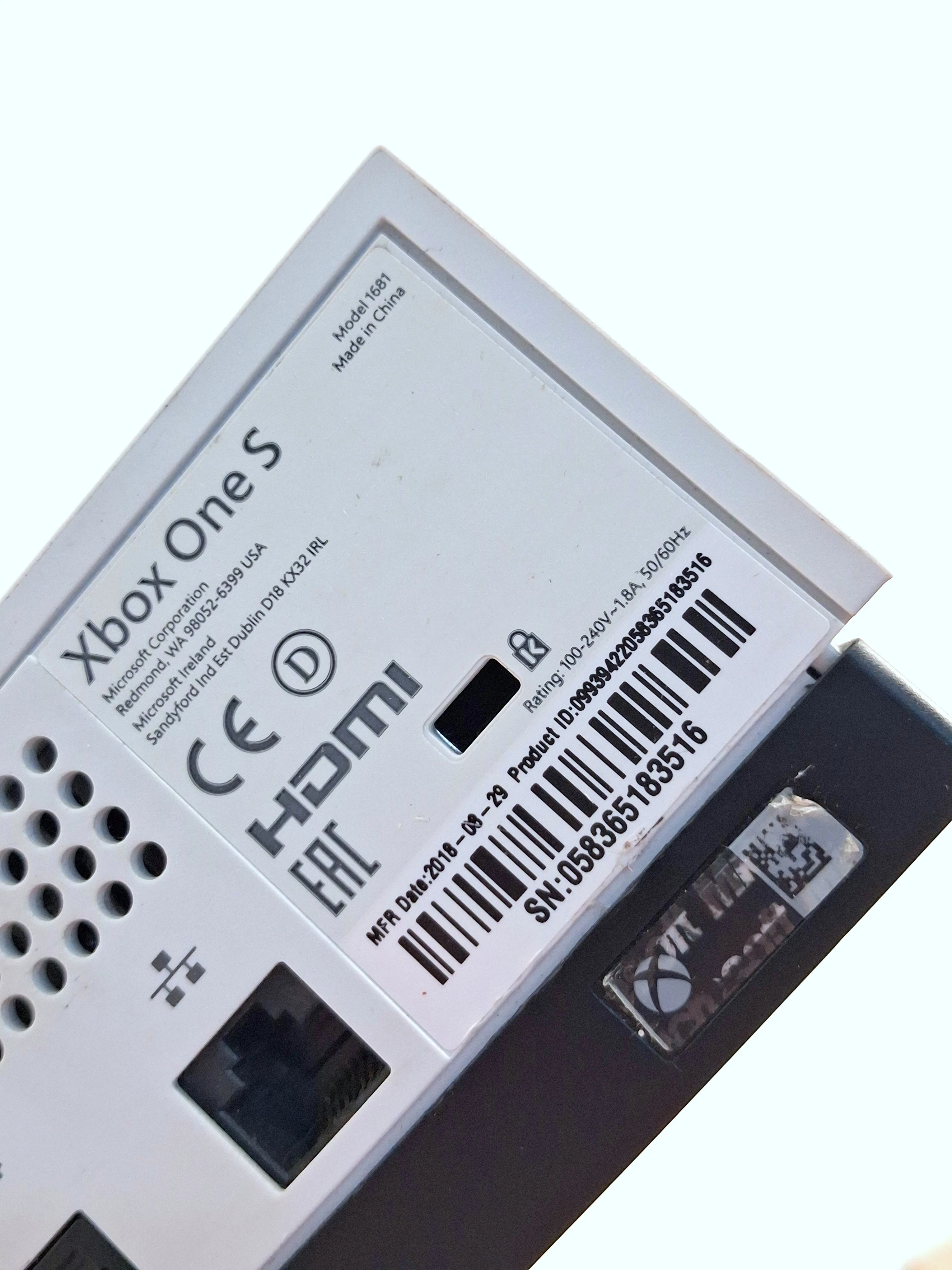 konsola-xbox-one-s-1t-pad-waga-produktu-270