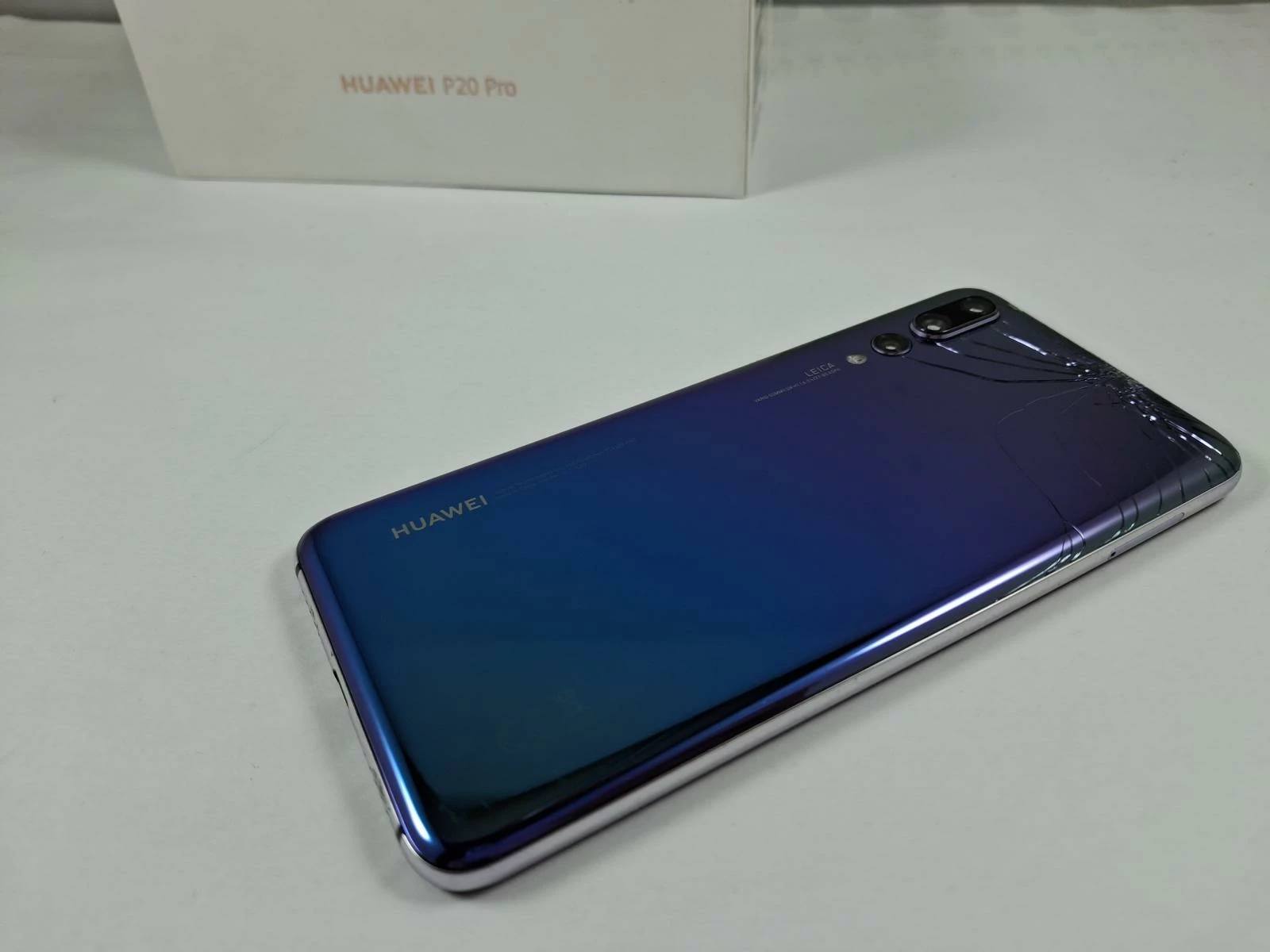 huawei-p20-pro-6128gb-pudelko-przekatna-ekranu-610
