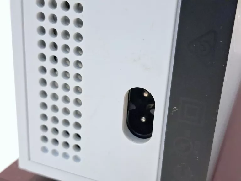 konsola-xbox-one-s-1t-pad-rodzaje-odtwarzanych-nosnikow-205982-1