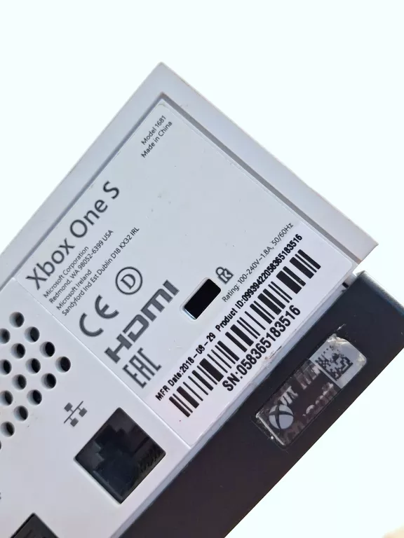 konsola-xbox-one-s-1t-pad-waga-produktu-270