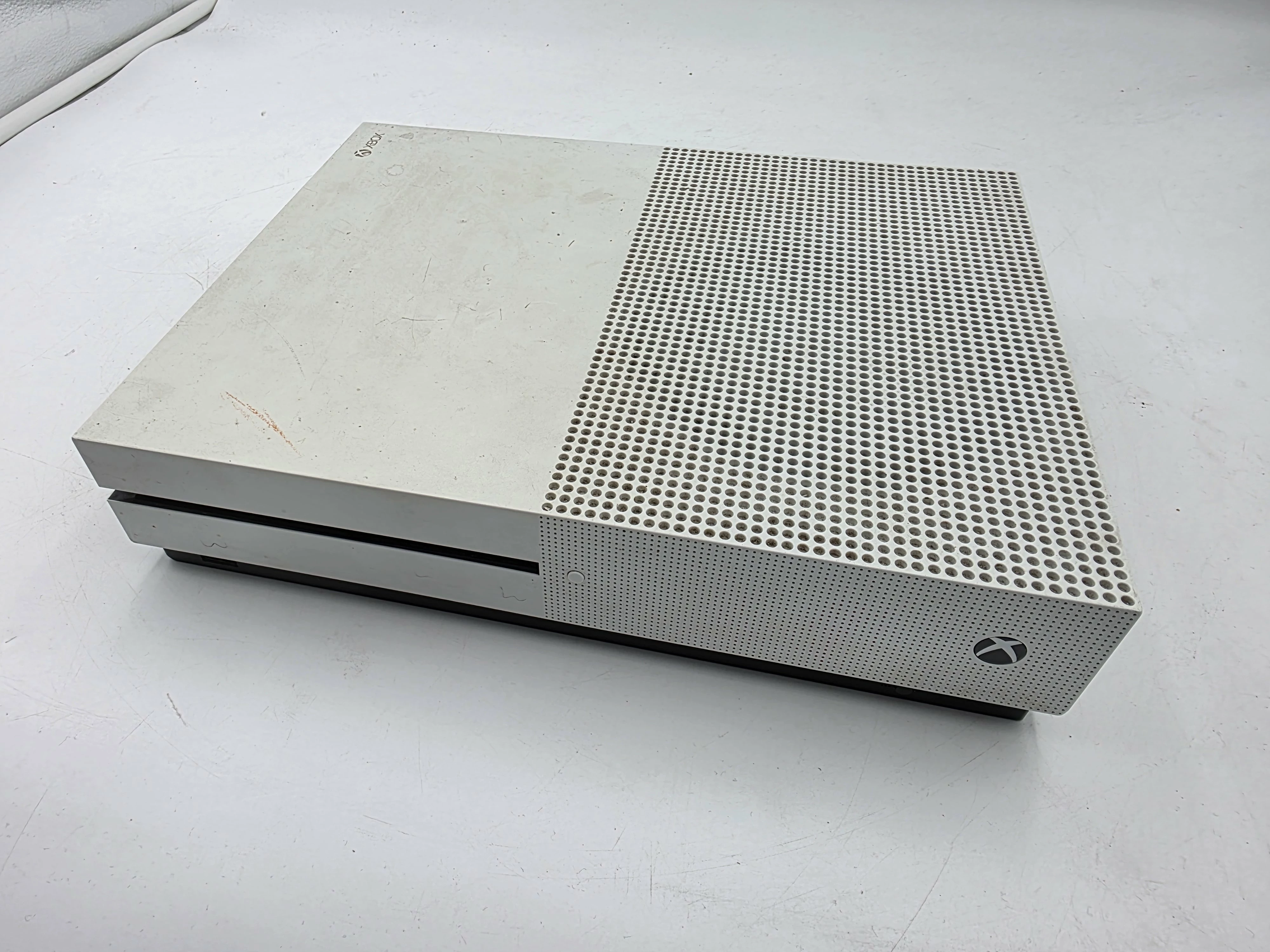 konsola-microsoft-xbox-one-s-500gb-1681-gry-w-zestawie-205998-225574