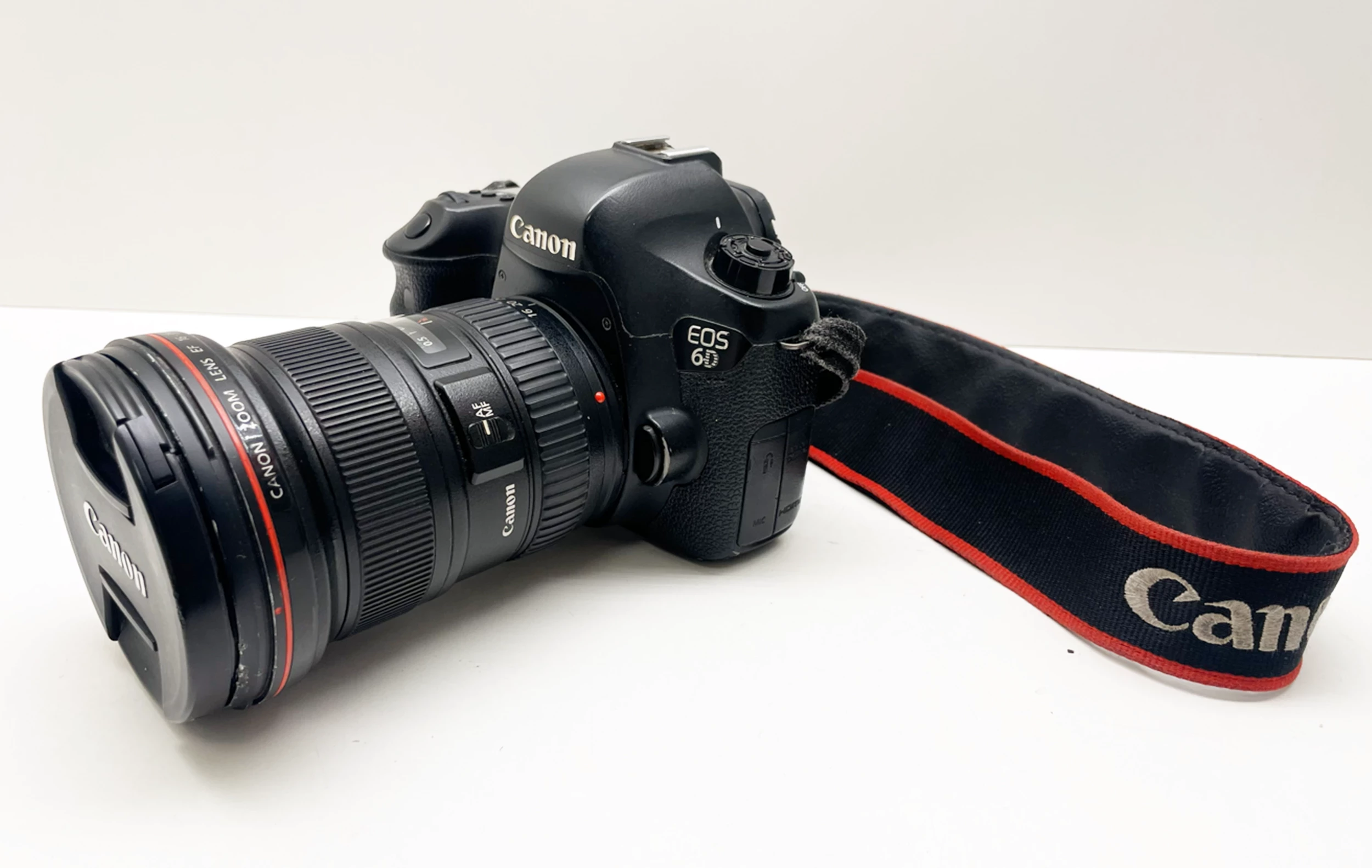 lustrzanka-canon-eos-6d-obiektyw-canon-ef-16-35-mm-f28-l-ean-gtin-4960999964515