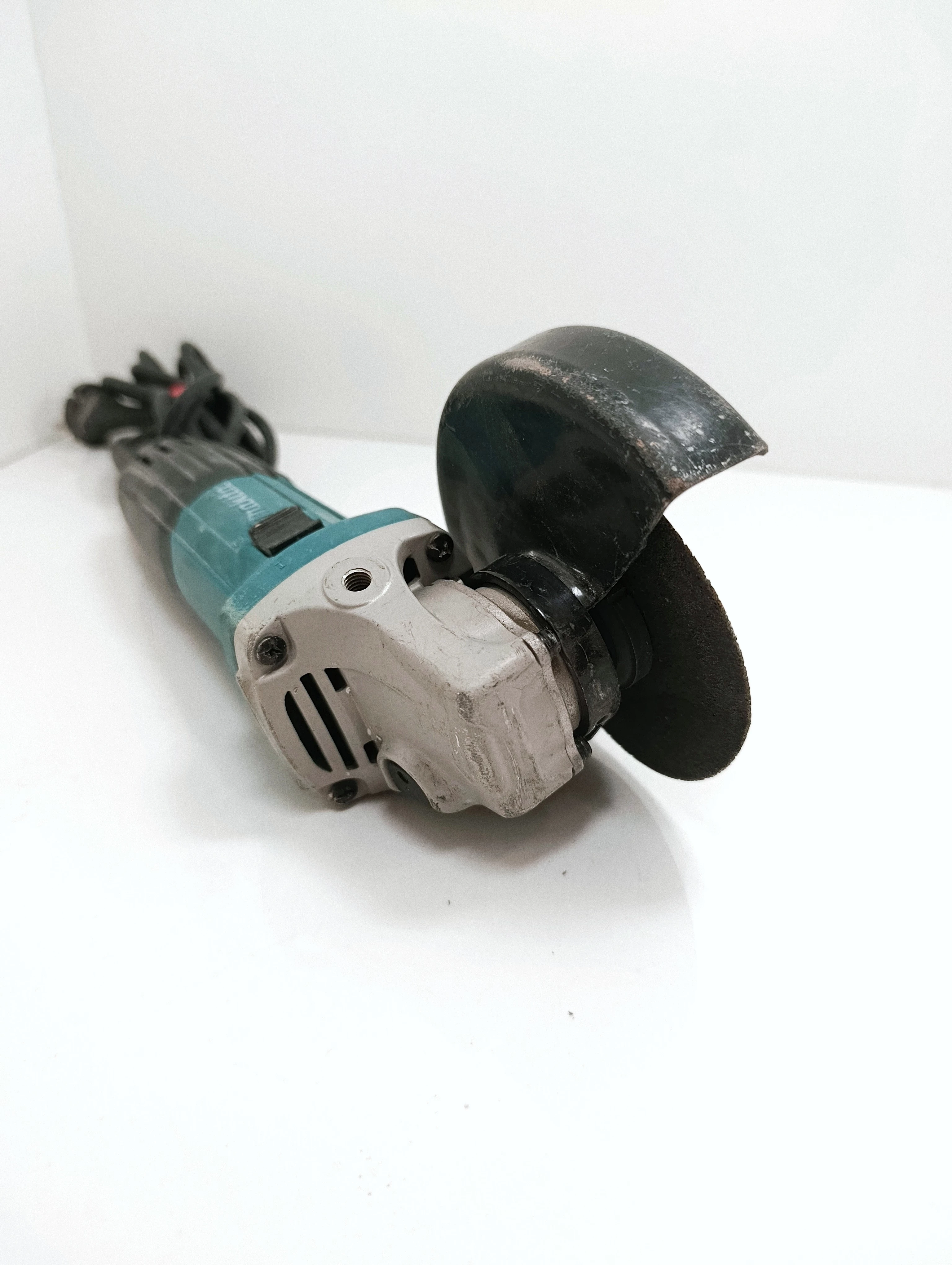 szlifierka-katowa-makita-ga5030r-maksymalna-moc-72000